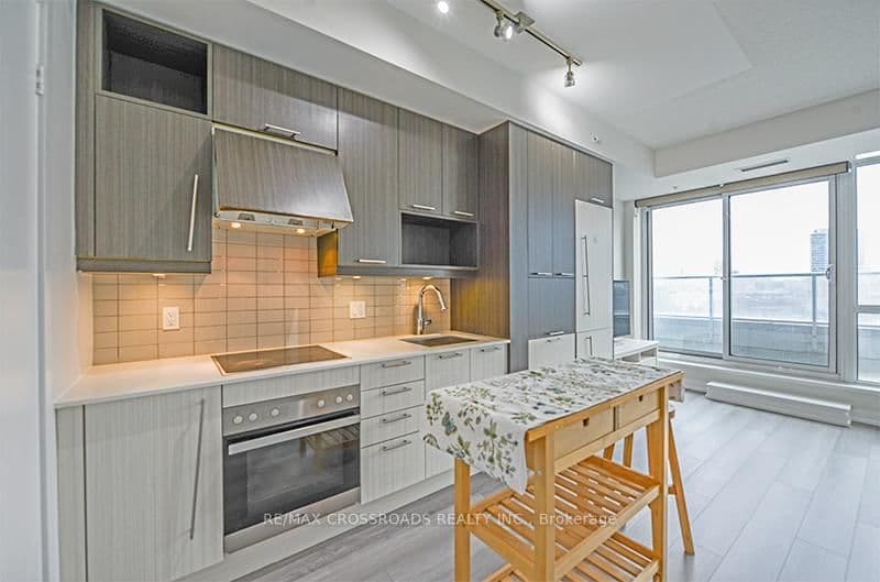 199 Richmond Street W, Unit 1708 - Image 4