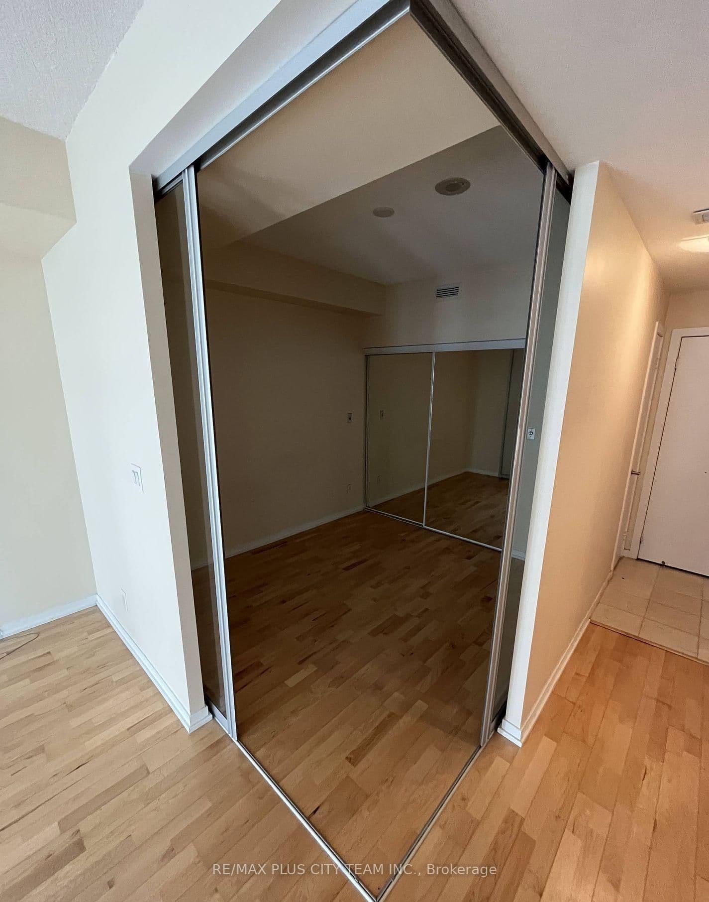 65 Bremner Boulevard, Unit 2206 - Image 6
