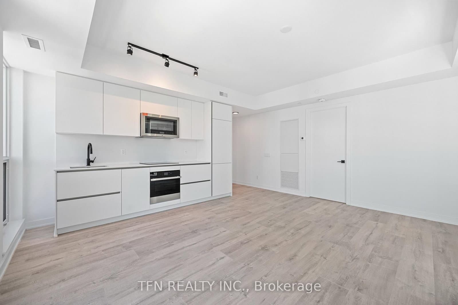 327 King Street W, Unit 4505 - Image 3