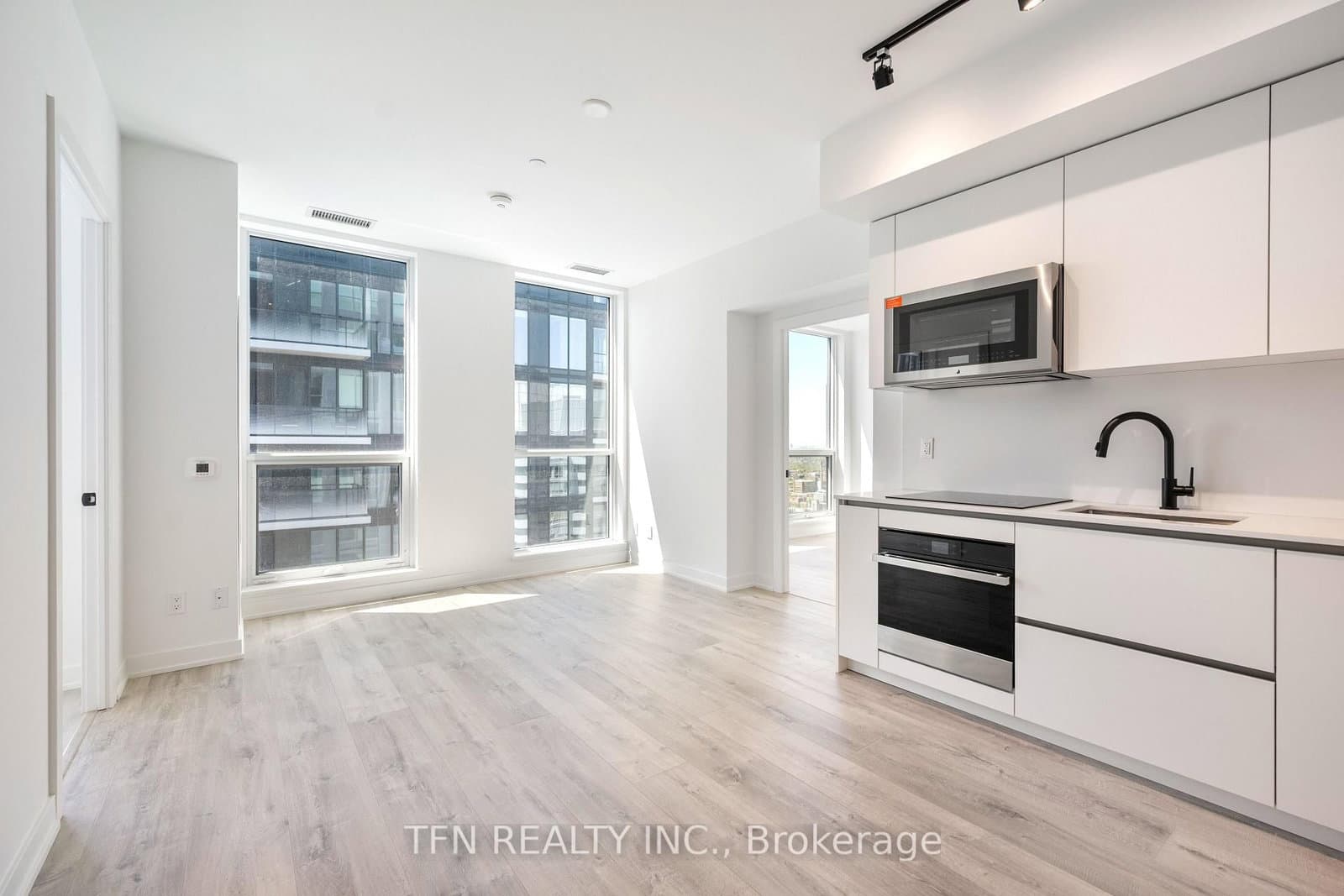 327 King Street W, Unit 4704 - Image 1