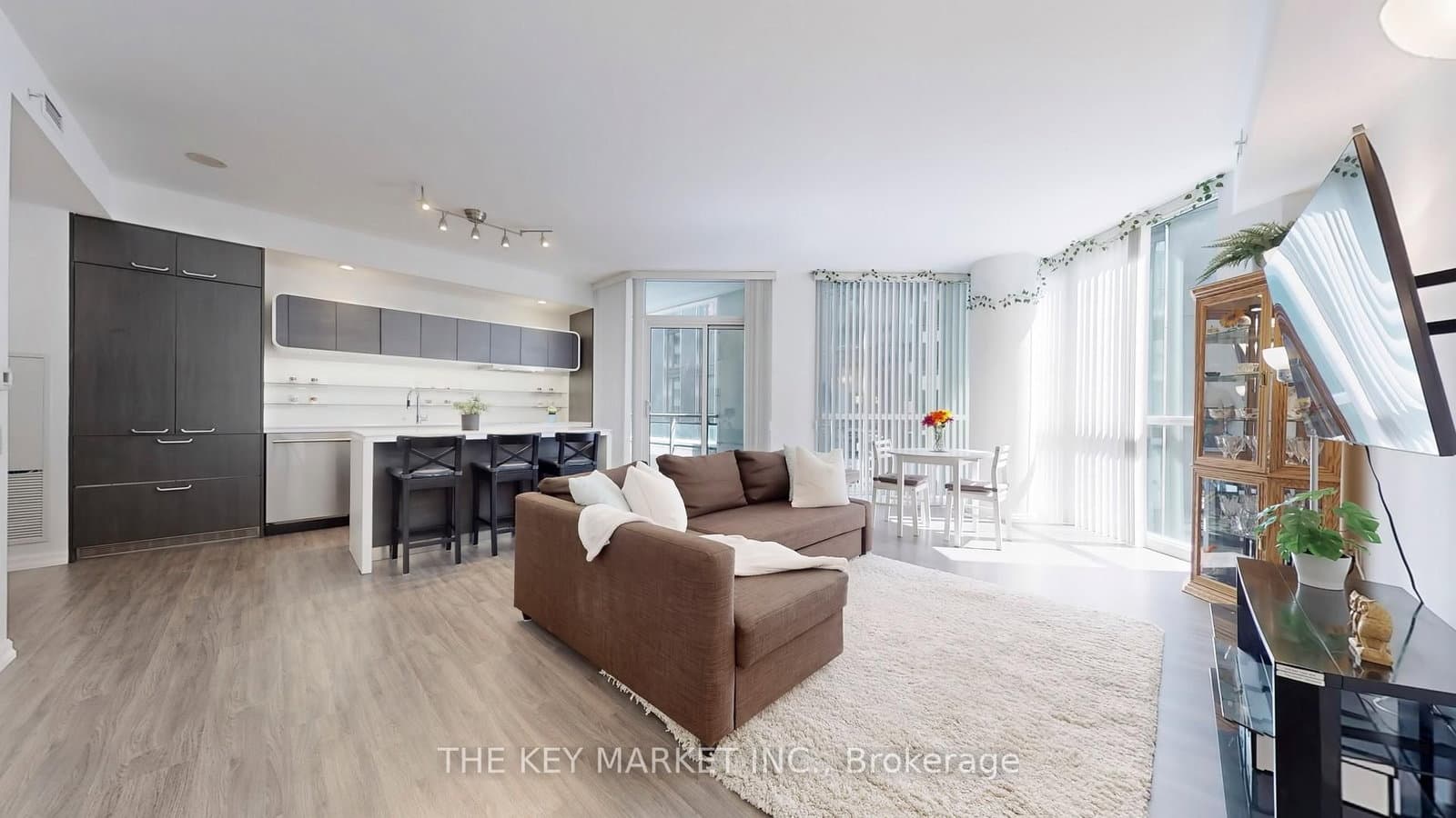 45 Charles Street E, Unit 511 - Image 1