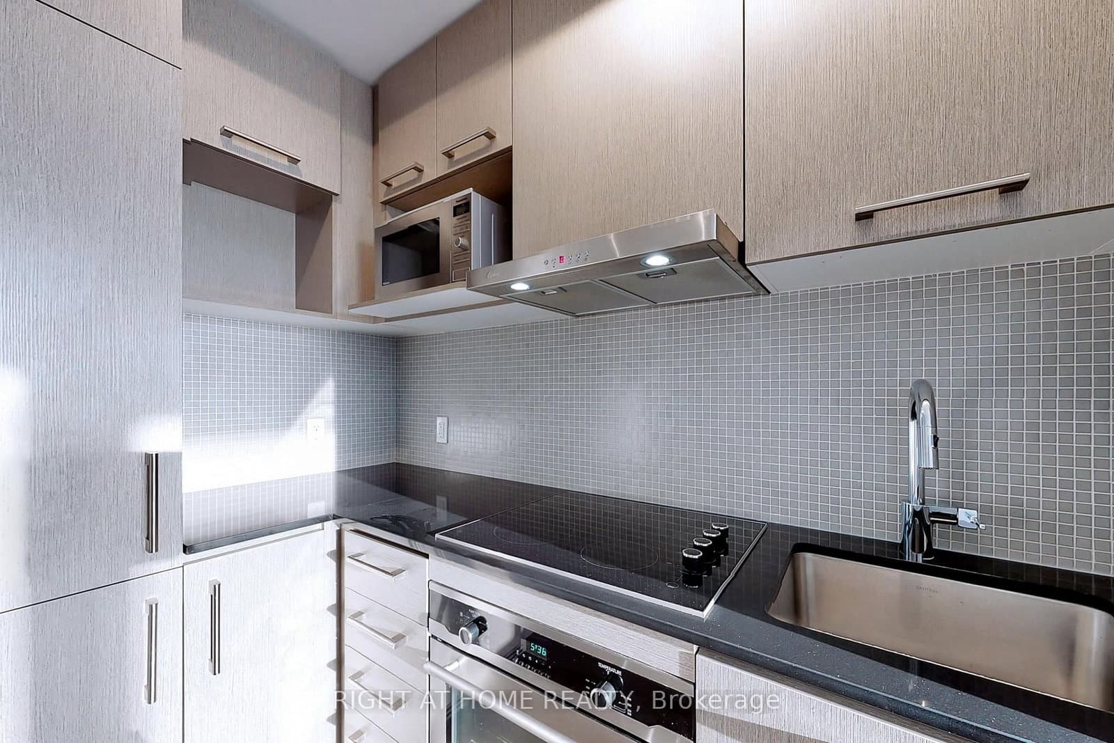 87 Peter Street, Unit 3505 - Image 4