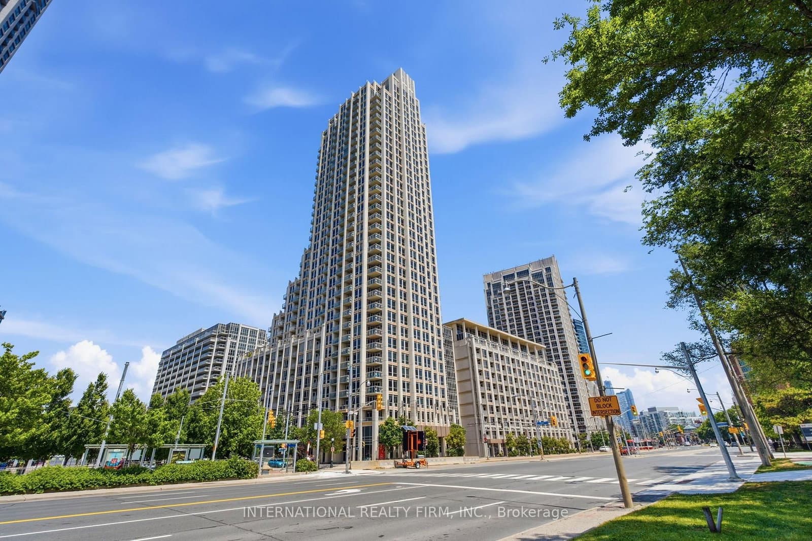 628 Fleet Street, Unit 711 - Image 1