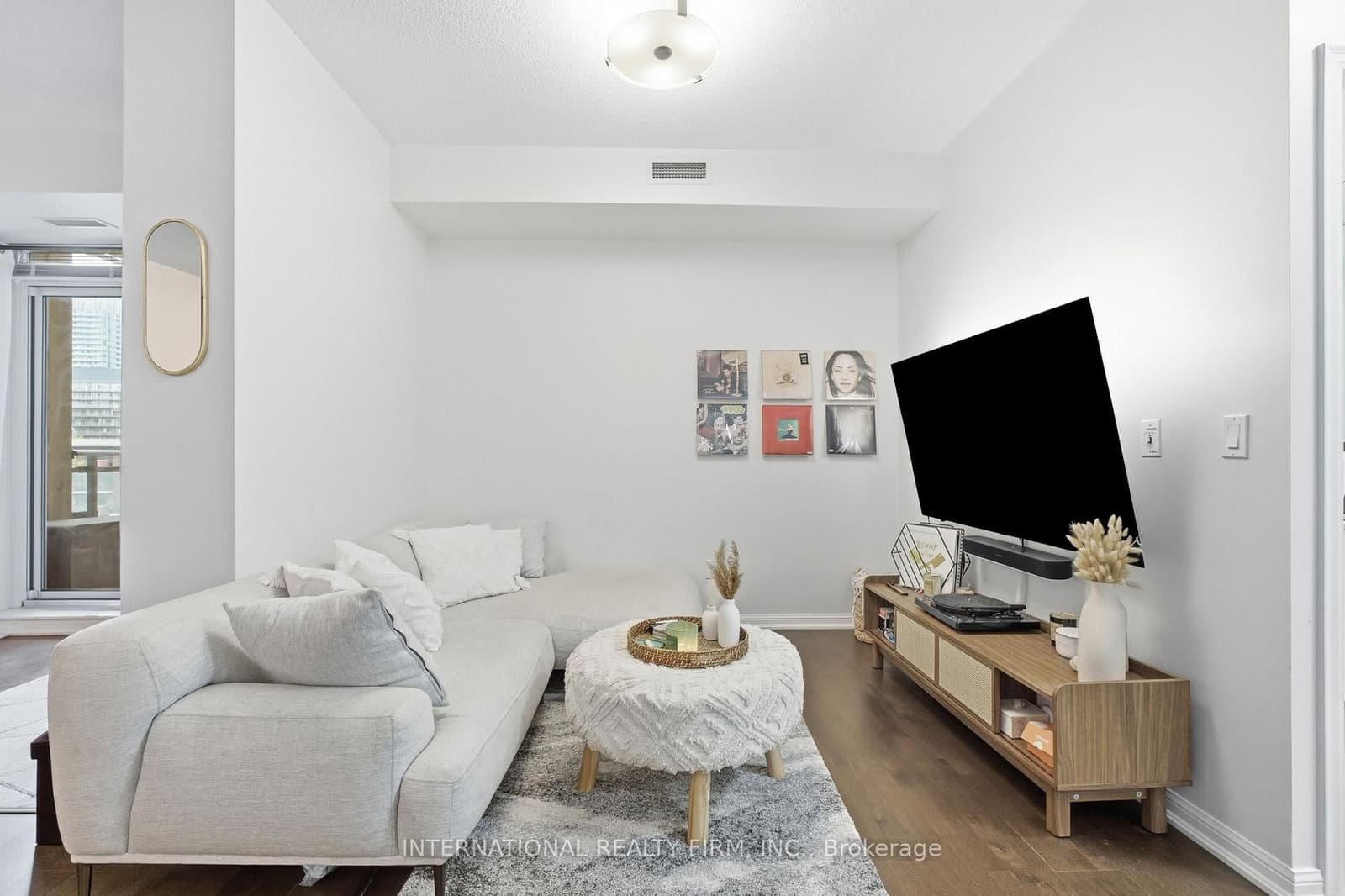 628 Fleet Street, Unit 711 - Image 5