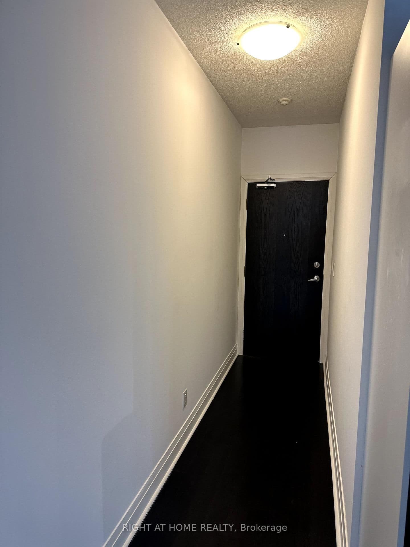 17 Kenaston Gardens, Unit 605 - Image 4