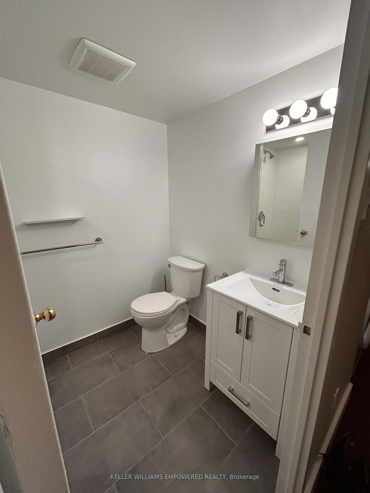 117 Gerrard Street E, Unit 609 - Image 5