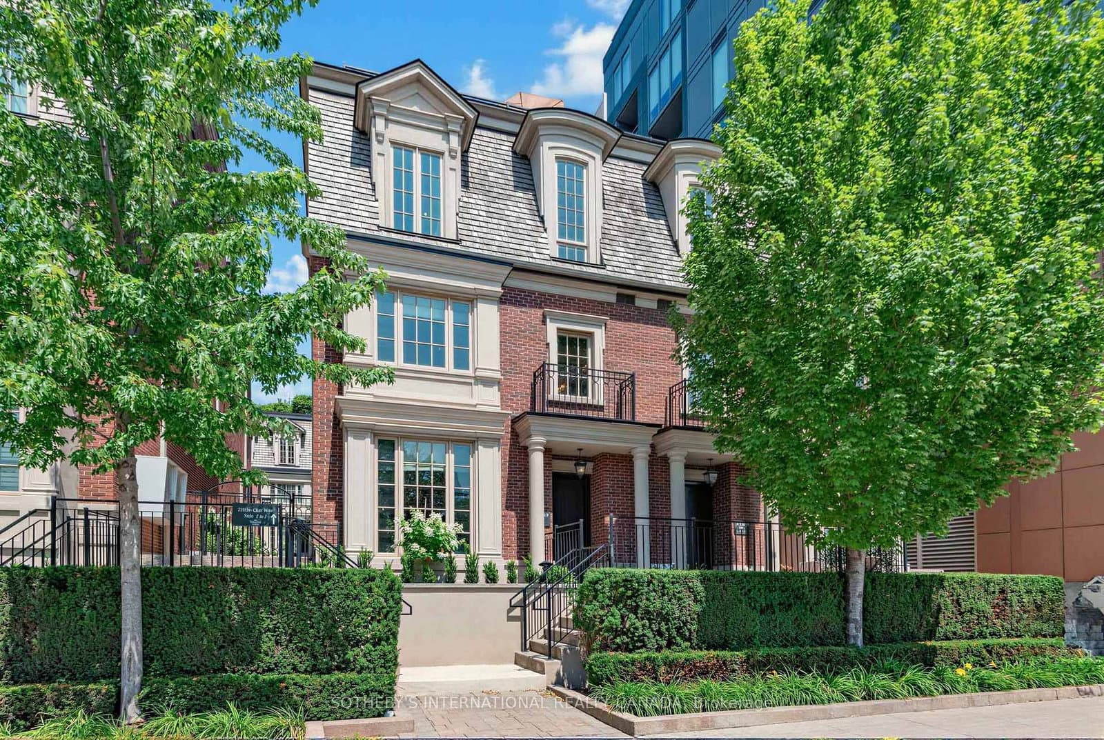 288 St Clair Avenue W, Unit TH1 - Image 5