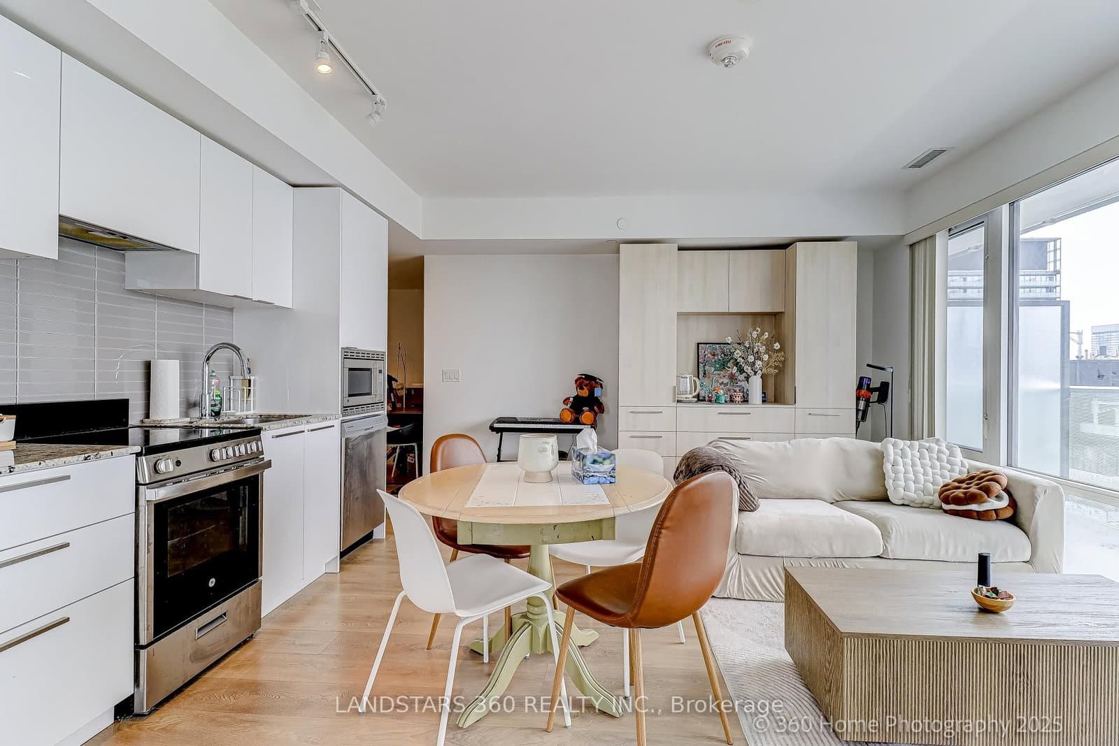 501 Yonge Street, Unit 4202 - Image 4