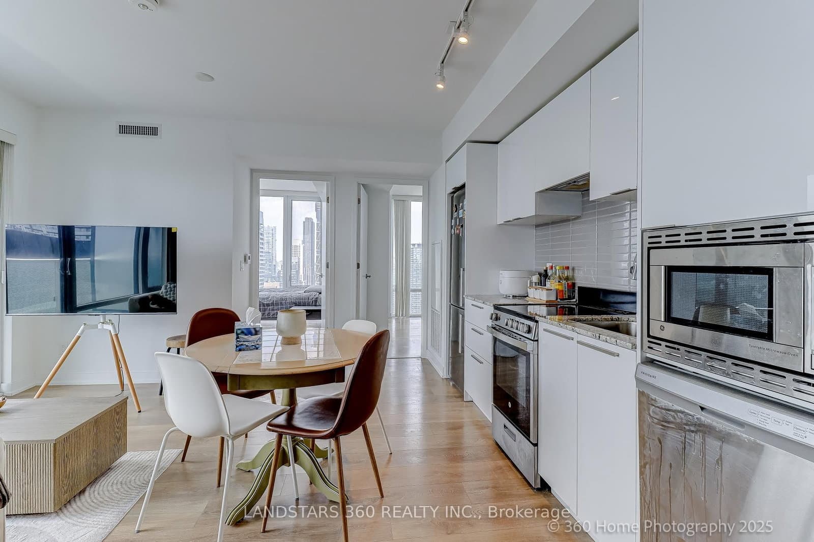 501 Yonge Street, Unit 4202 - Image 5