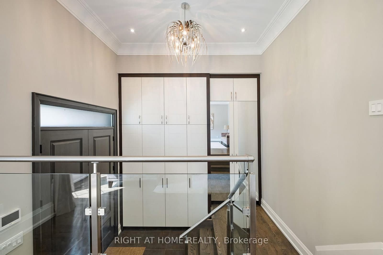 316 Churchill Avenue - Image 3