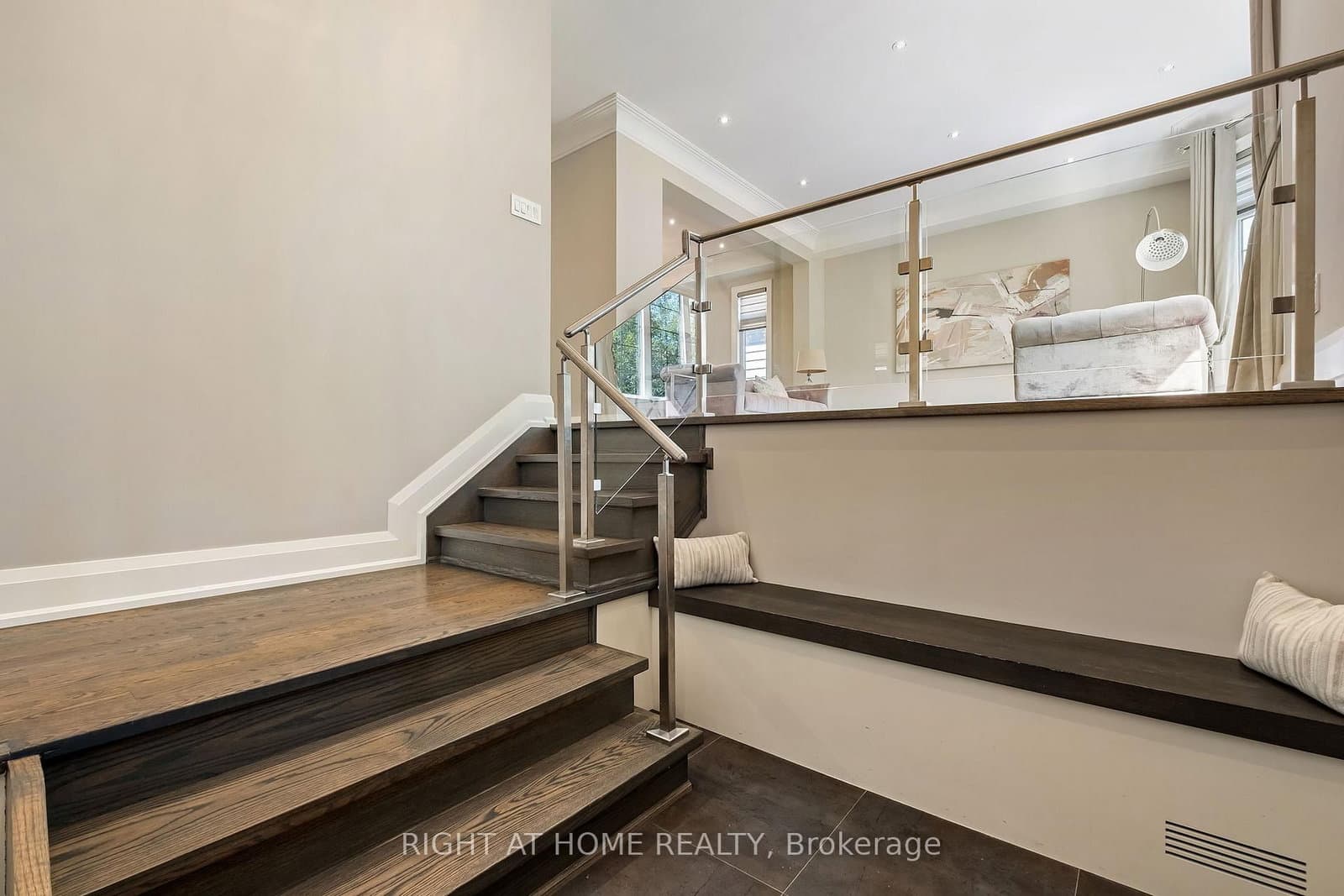 316 Churchill Avenue - Image 4