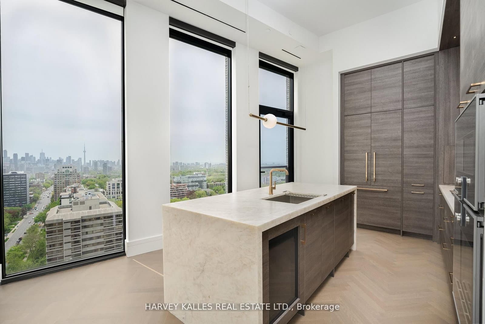 #2002 - 215 Lonsdale Road