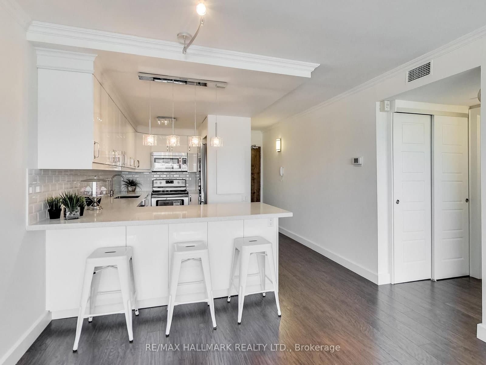 914 Yonge Street, Unit 1509 - Image 4