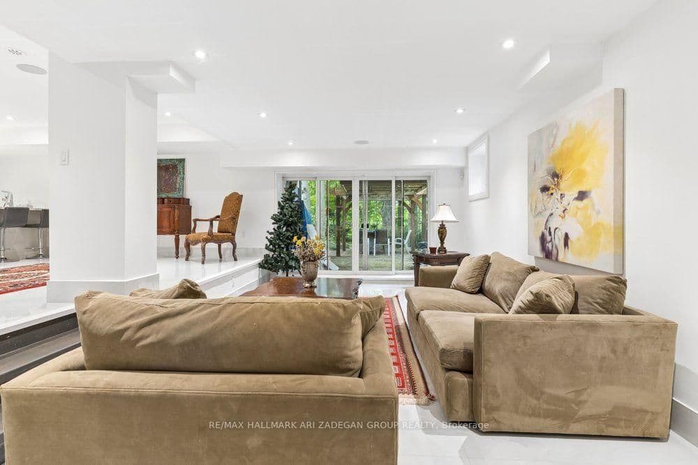 150 Sandringham Drive, Unit . - Image 6