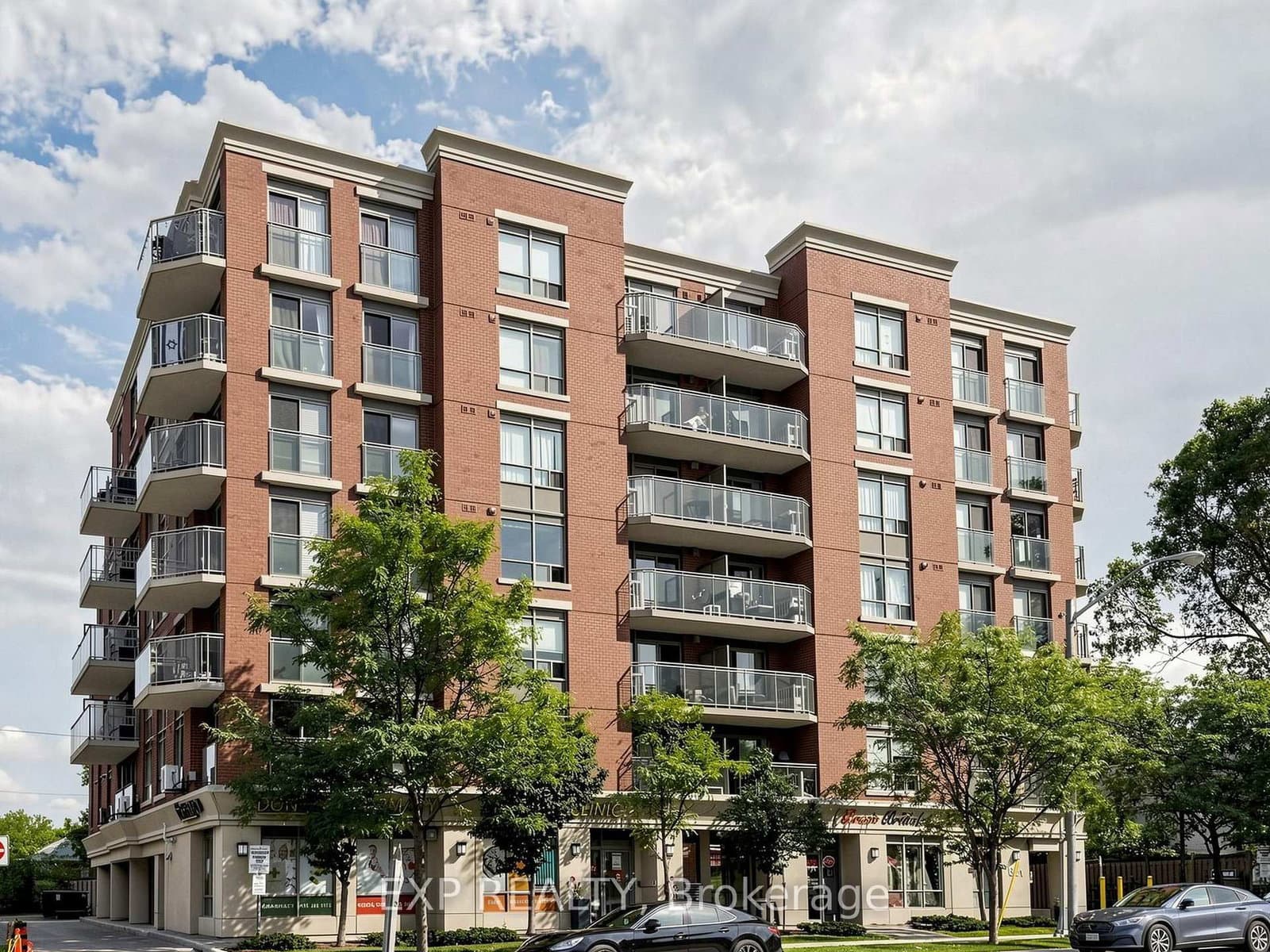 #302 - 801 Sheppard Avenue W