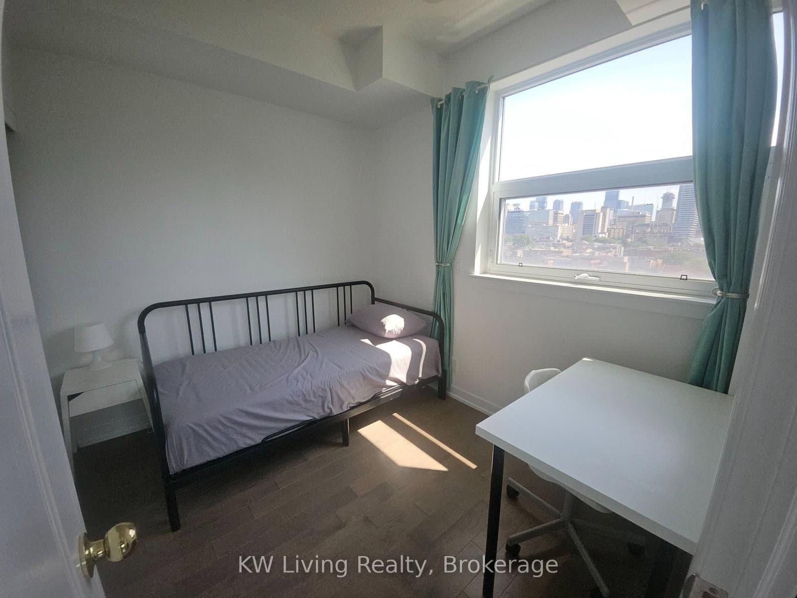 10 Willison Square, Unit 810 - Image 3