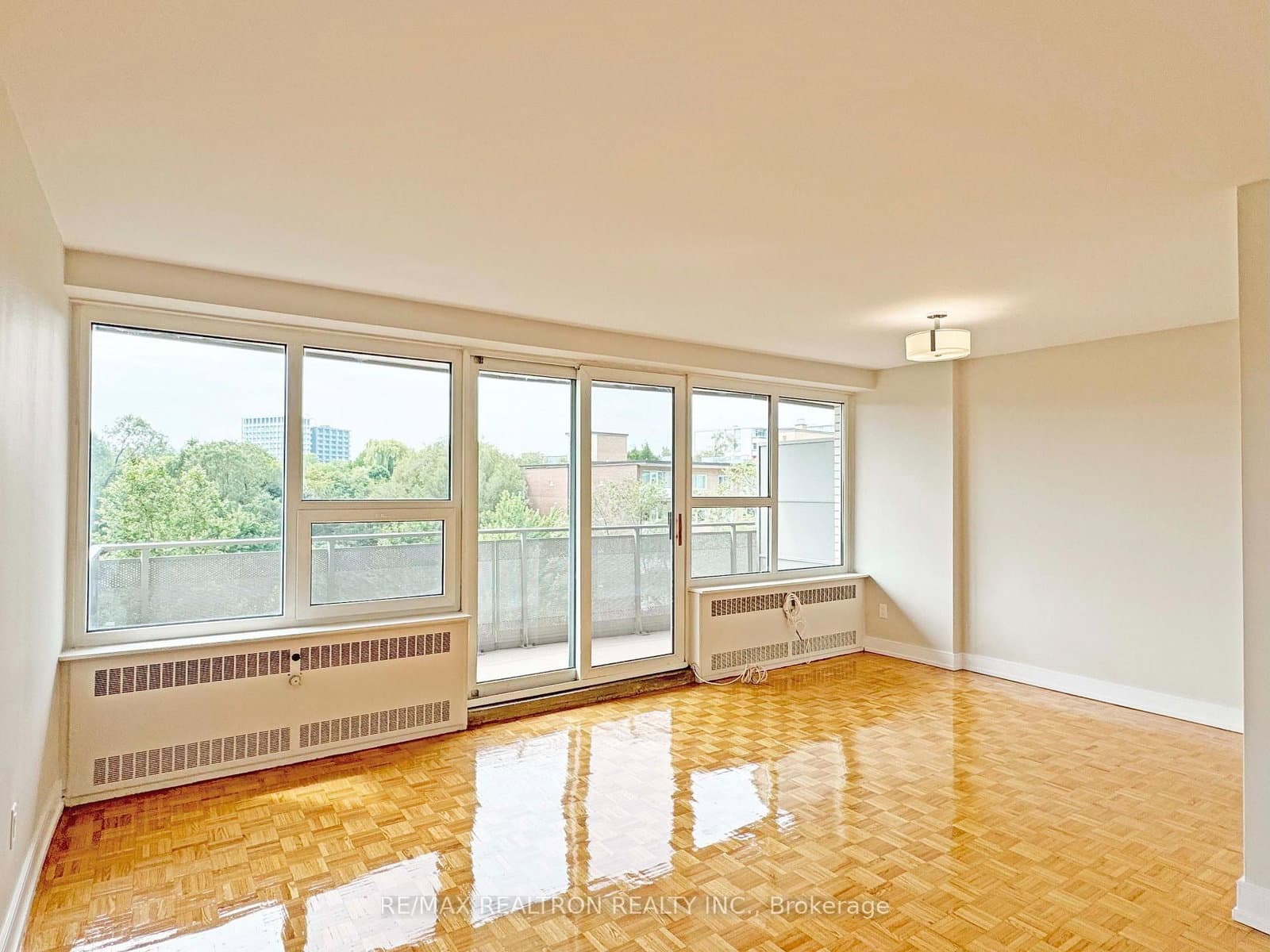 10 Shallmar Boulevard, Unit 607 - Image 5
