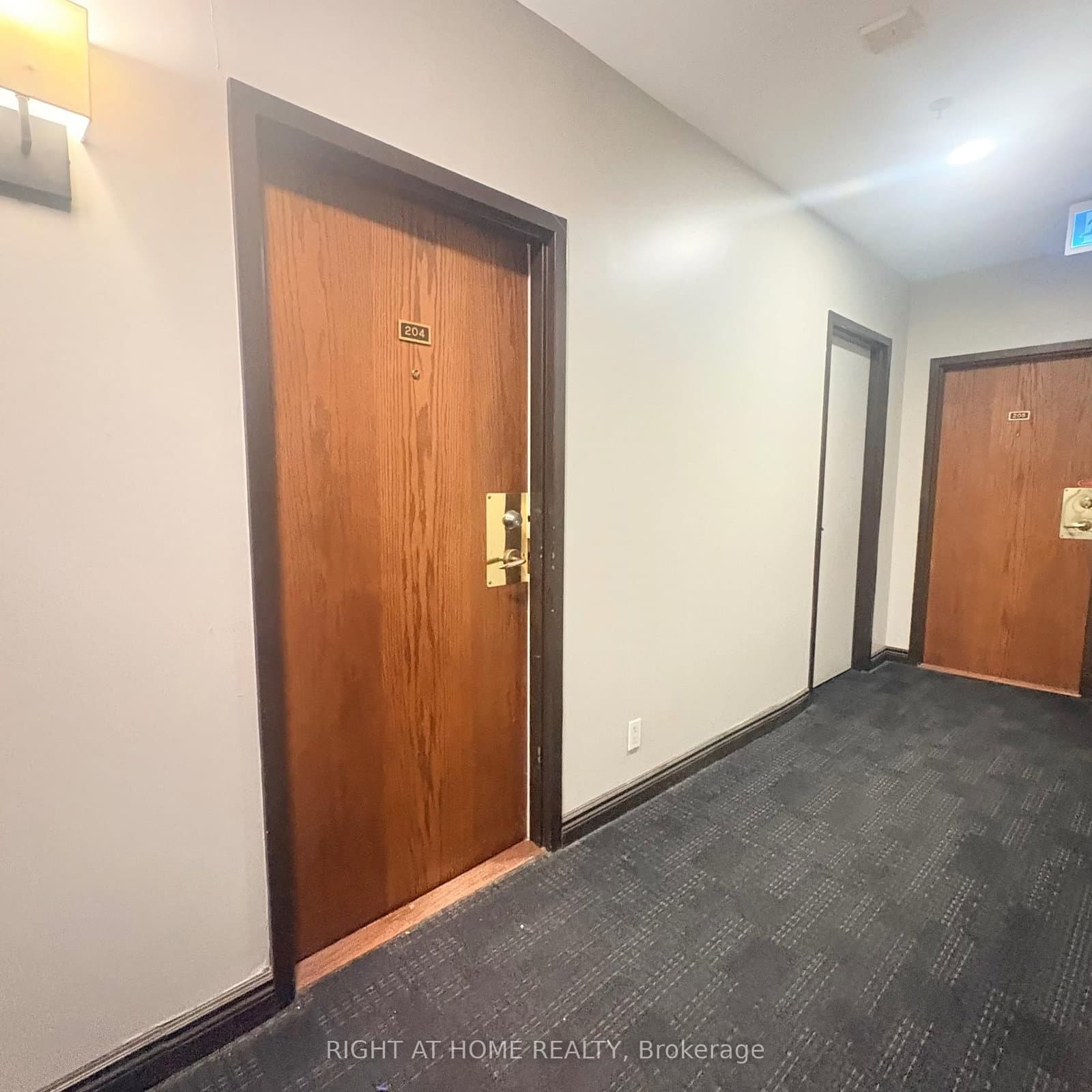 135 Maitland Street S, Unit 204 - Image 5