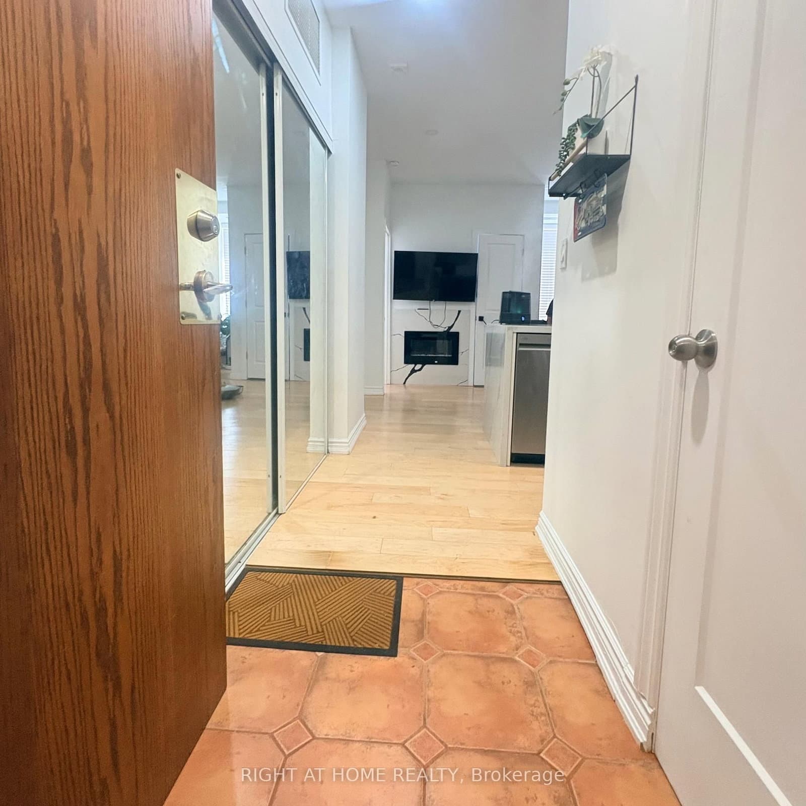 135 Maitland Street S, Unit 204 - Image 6