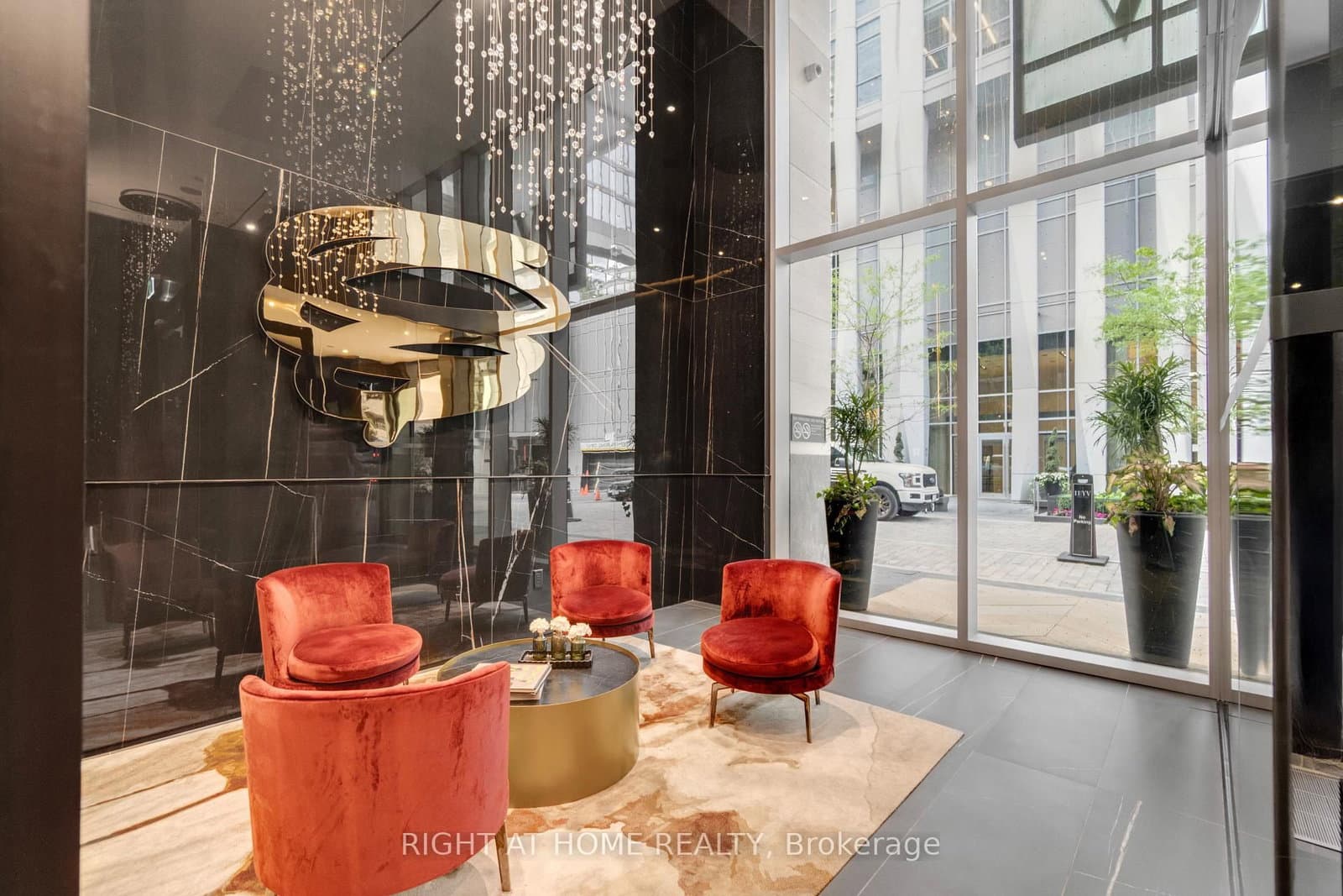 11 Yorkville Avenue, Unit 2113 - Image 4