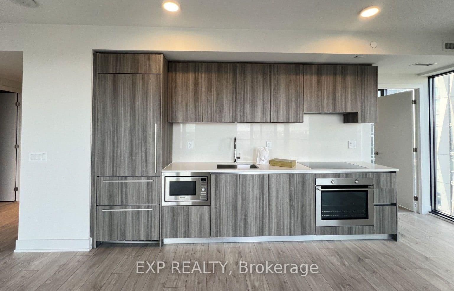 8 Cumberland Street, Unit 3707 - Image 5