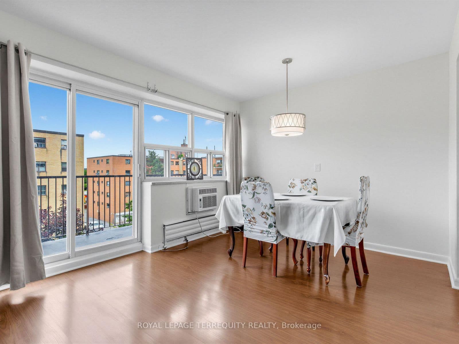 8 Kingsbridge Court, Unit 404 - Image 5