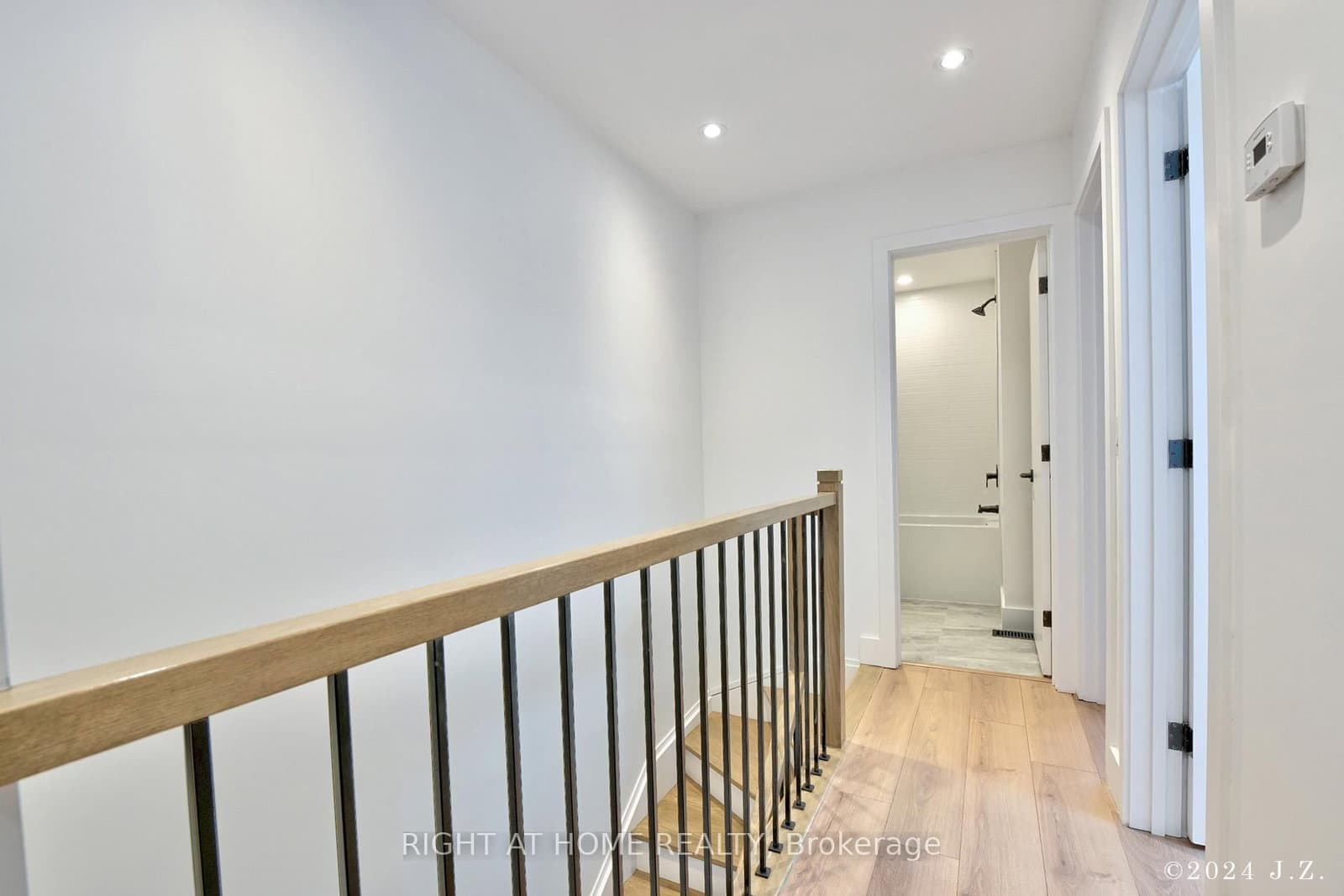 50A Lanark Avenue, Unit CoachHs - Image 4
