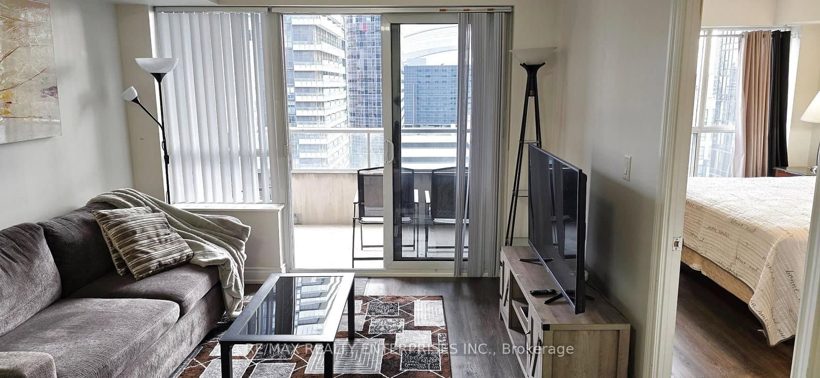 250 Wellington Street W, Unit 1435 - Image 6
