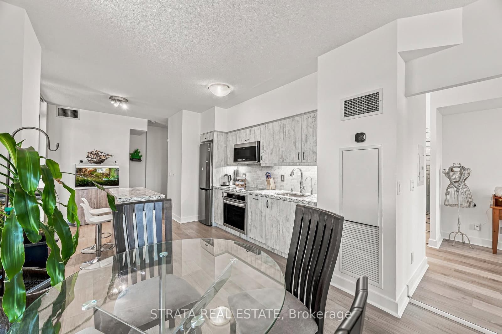320 Richmond Street E, Unit 615 - Image 5