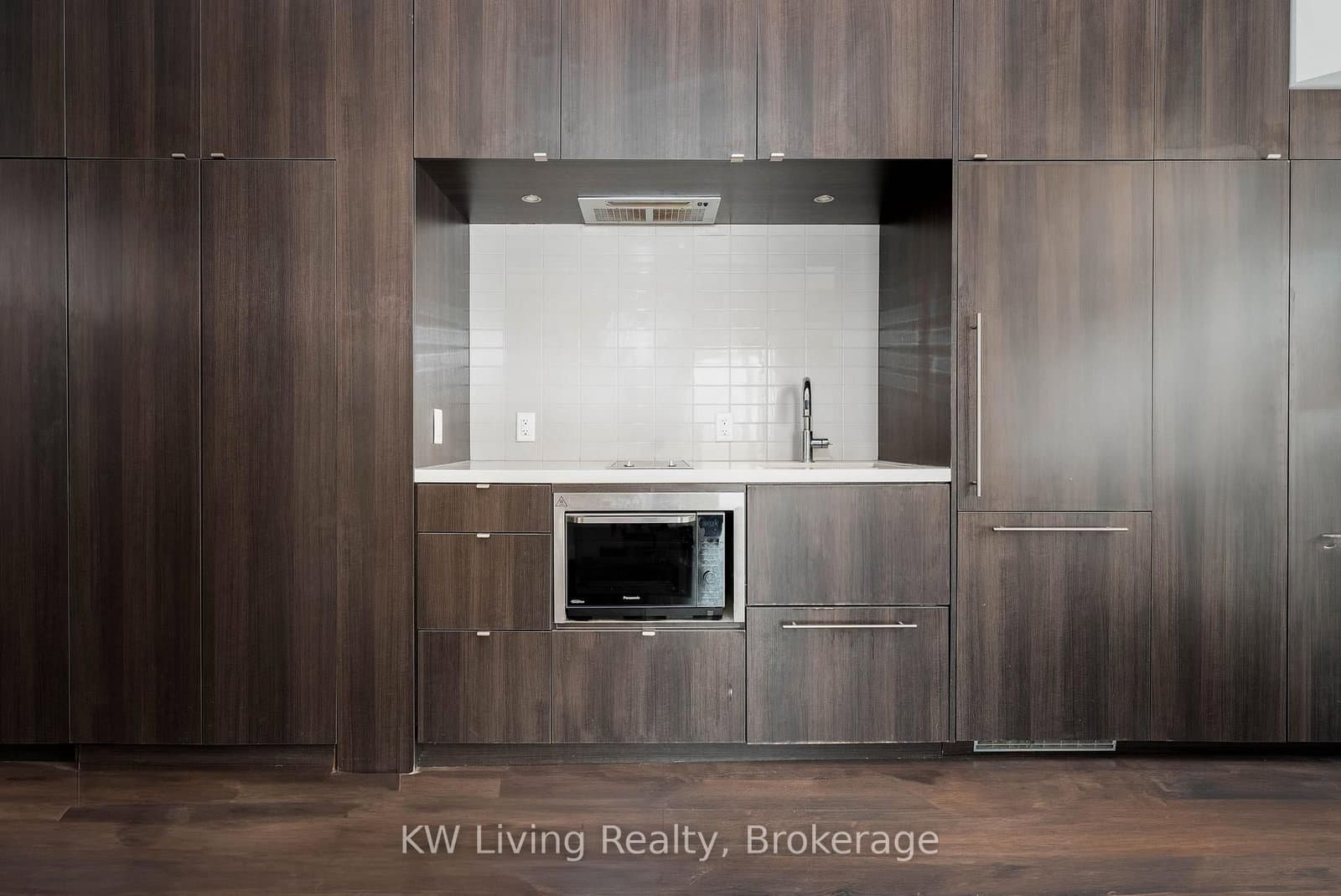 155 Yorkville Avenue, Unit 517 - Image 4