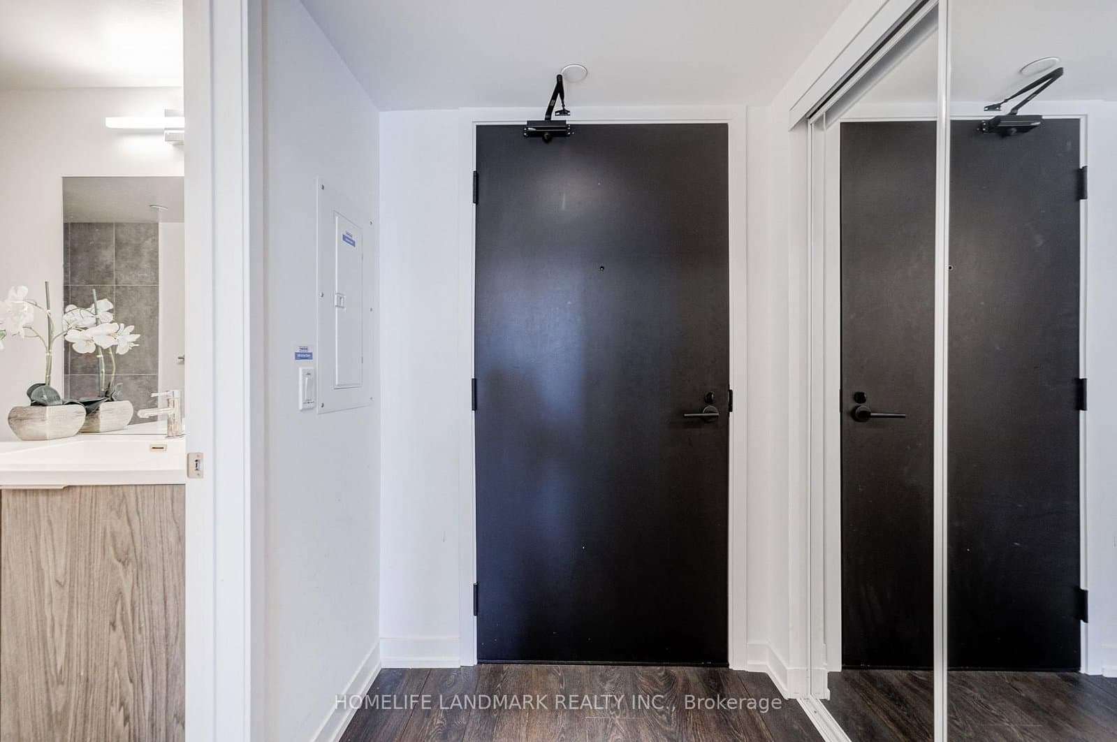 60 Shuter Street, Unit 817 - Image 5