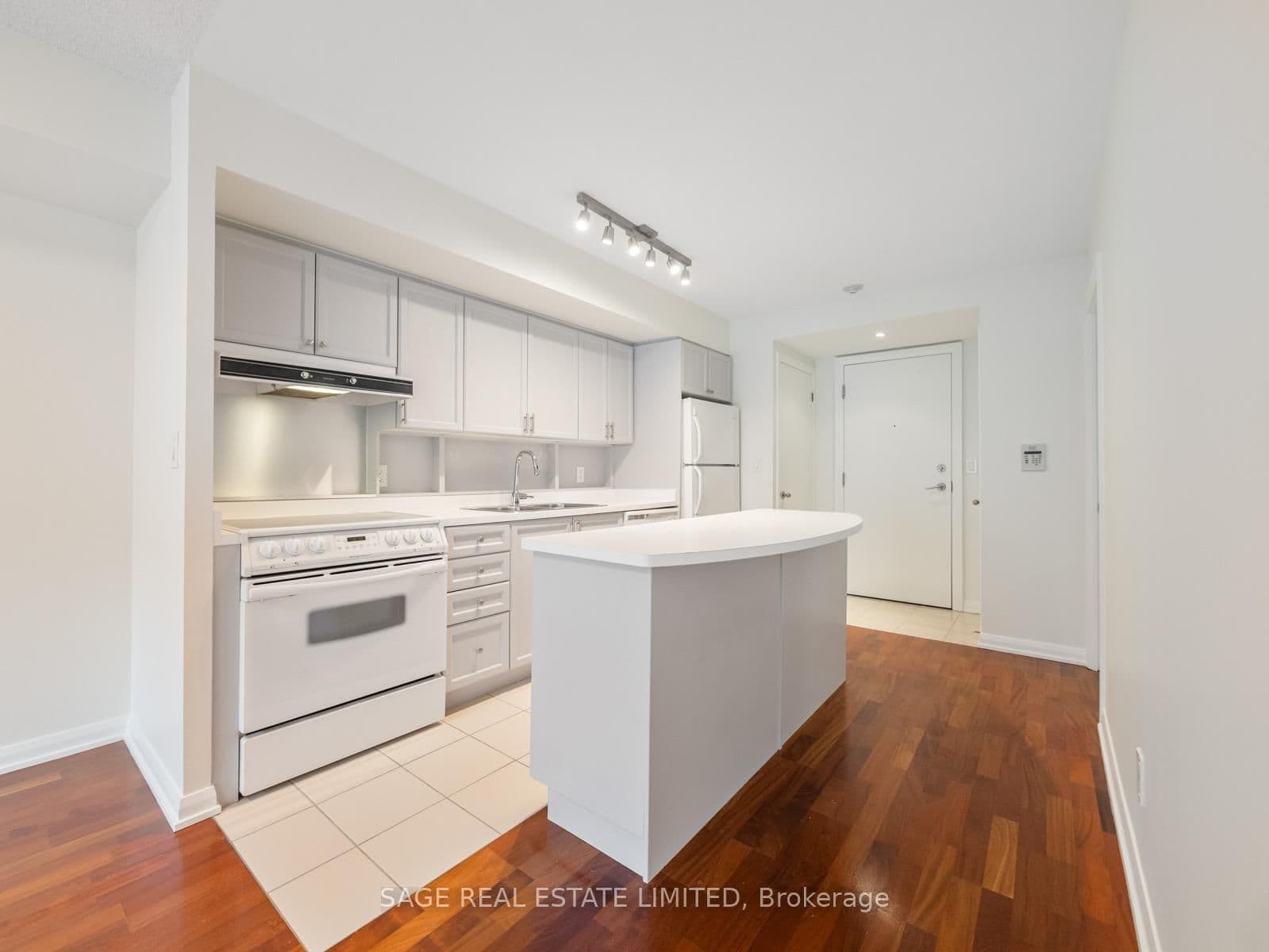 18 Beverley Street, Unit 209 - Image 4