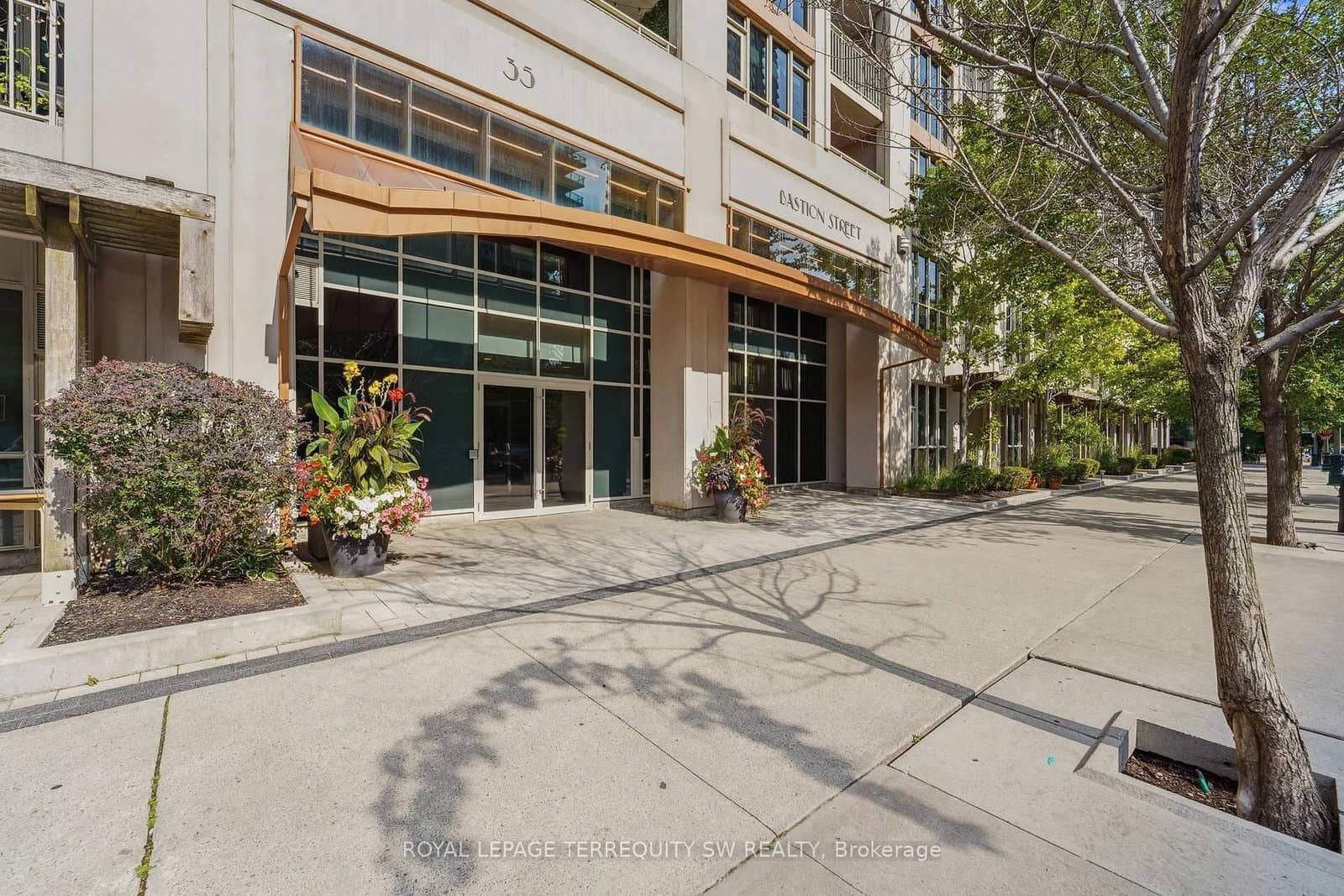 35 Bastion Street, Unit 513 - Image 2