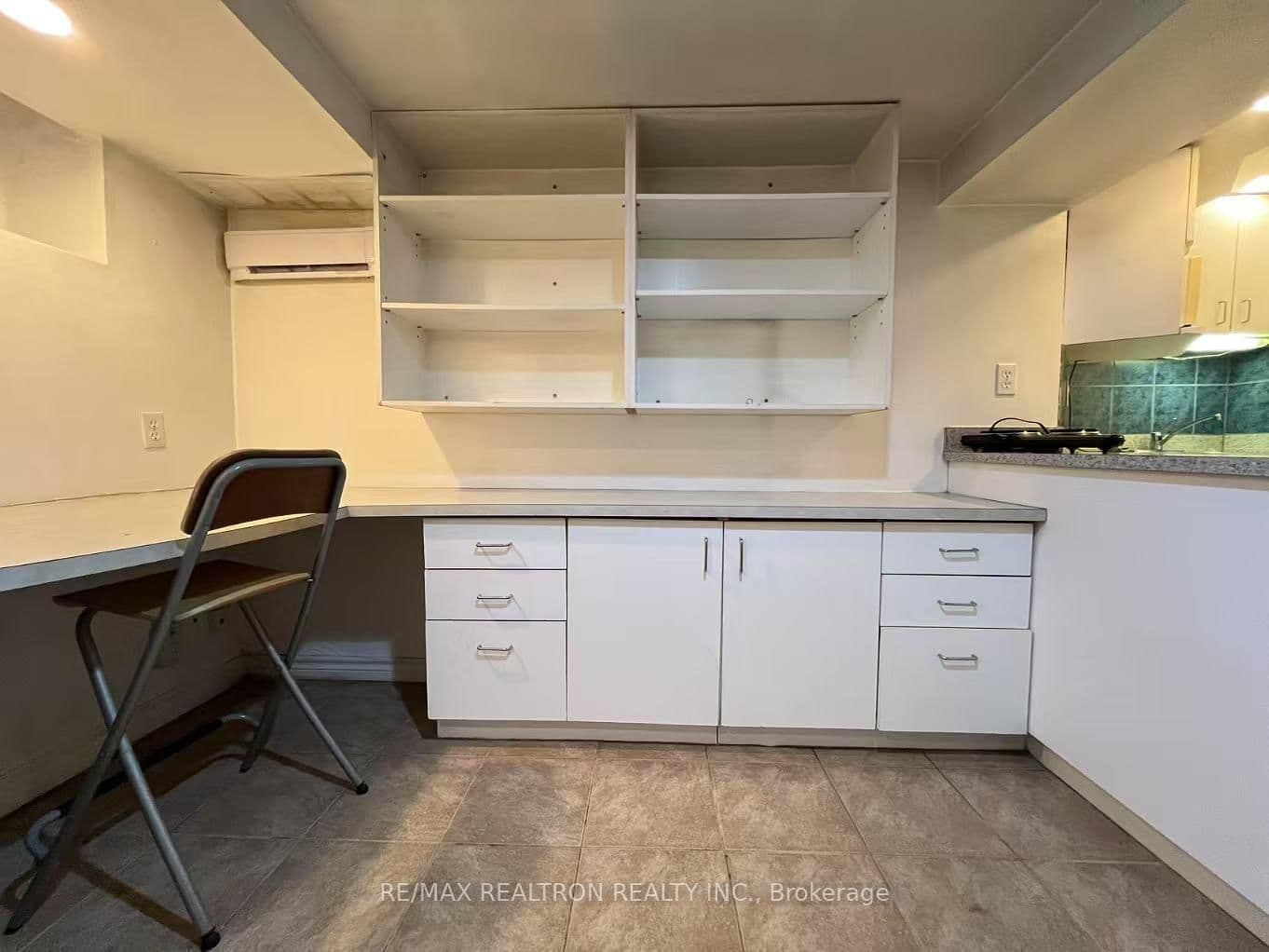 108 Admiral Road, Unit 6 - Image 5