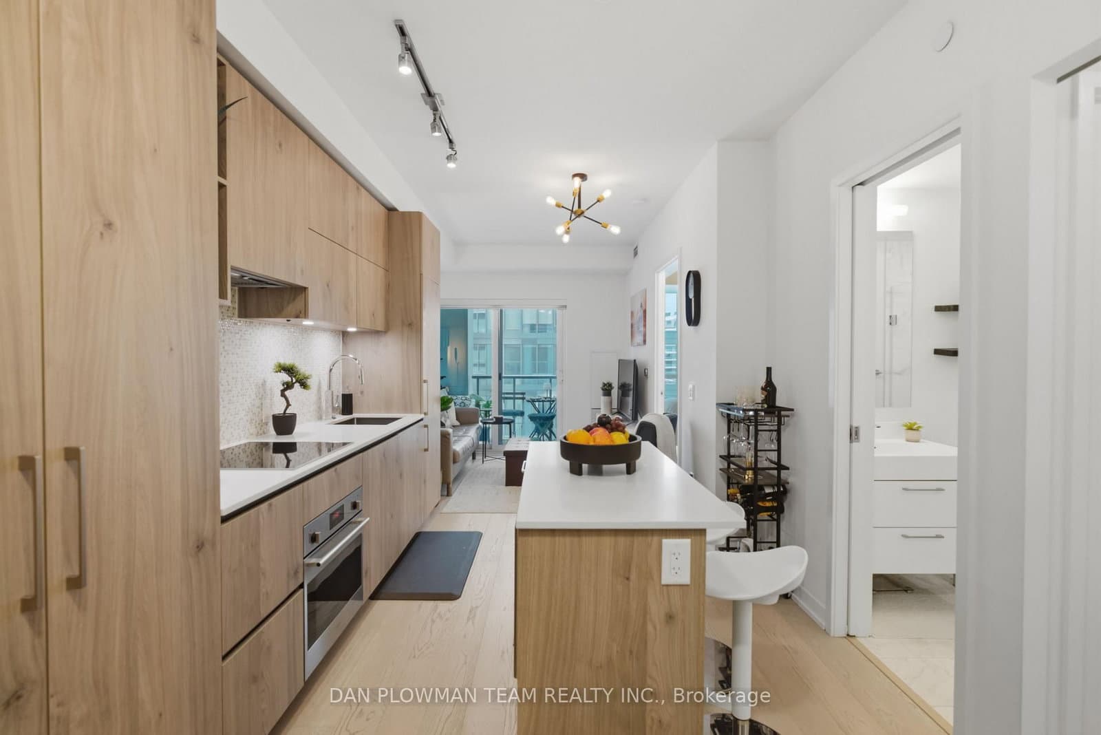 1 Yorkville Avenue, Unit 901 - Image 6