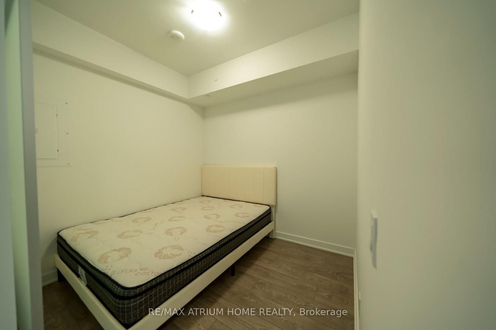 543 Richmond Street W, Unit 725 - Image 4
