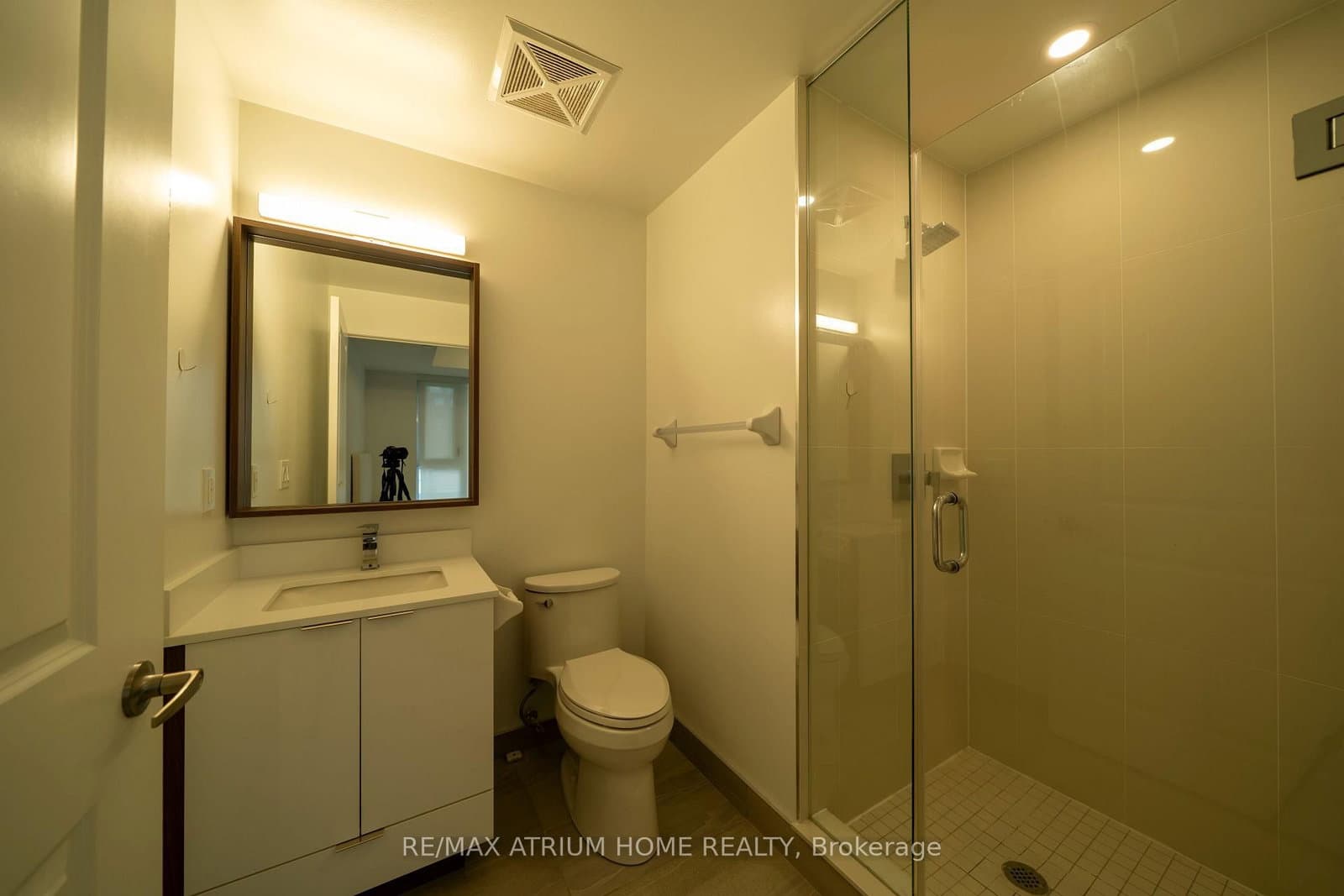 543 Richmond Street W, Unit 725 - Image 6