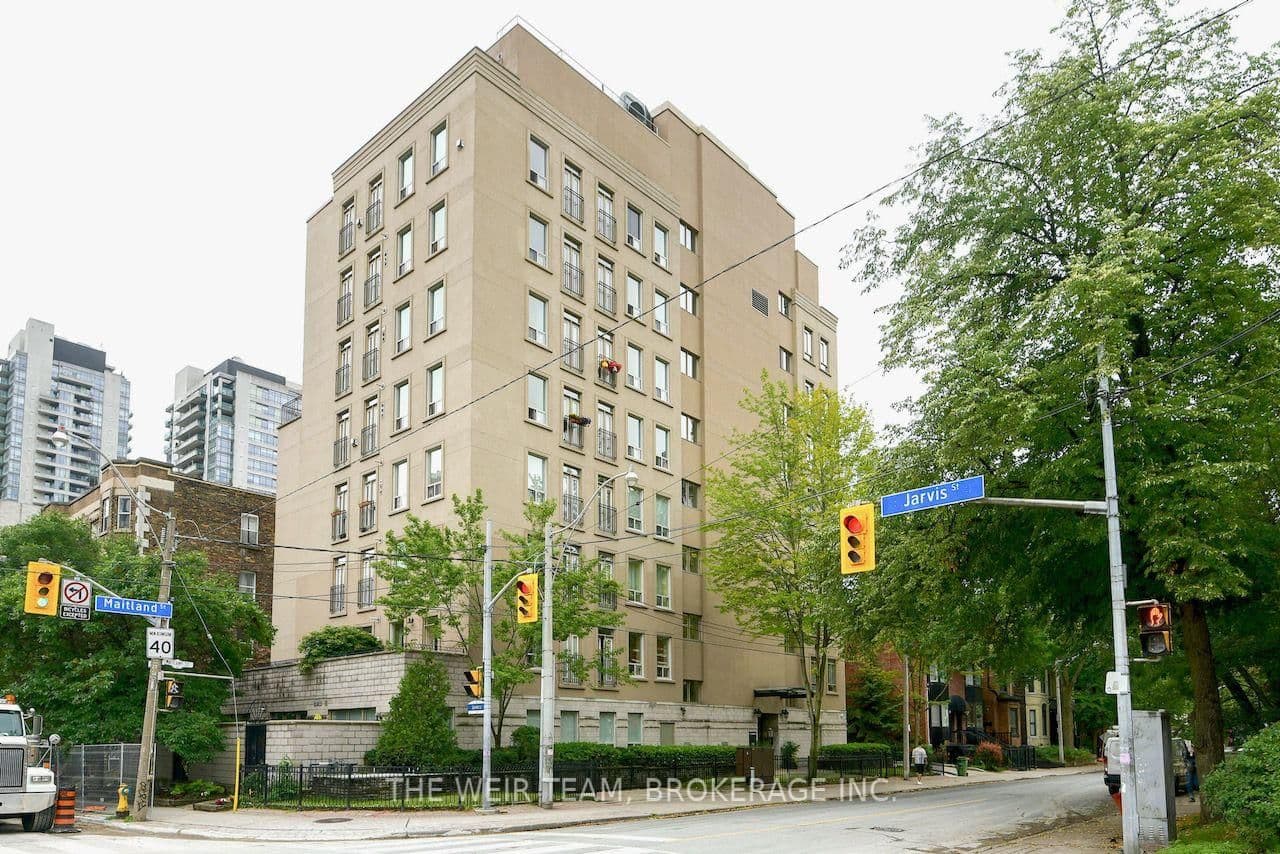 #202 - 135 Maitland Street
