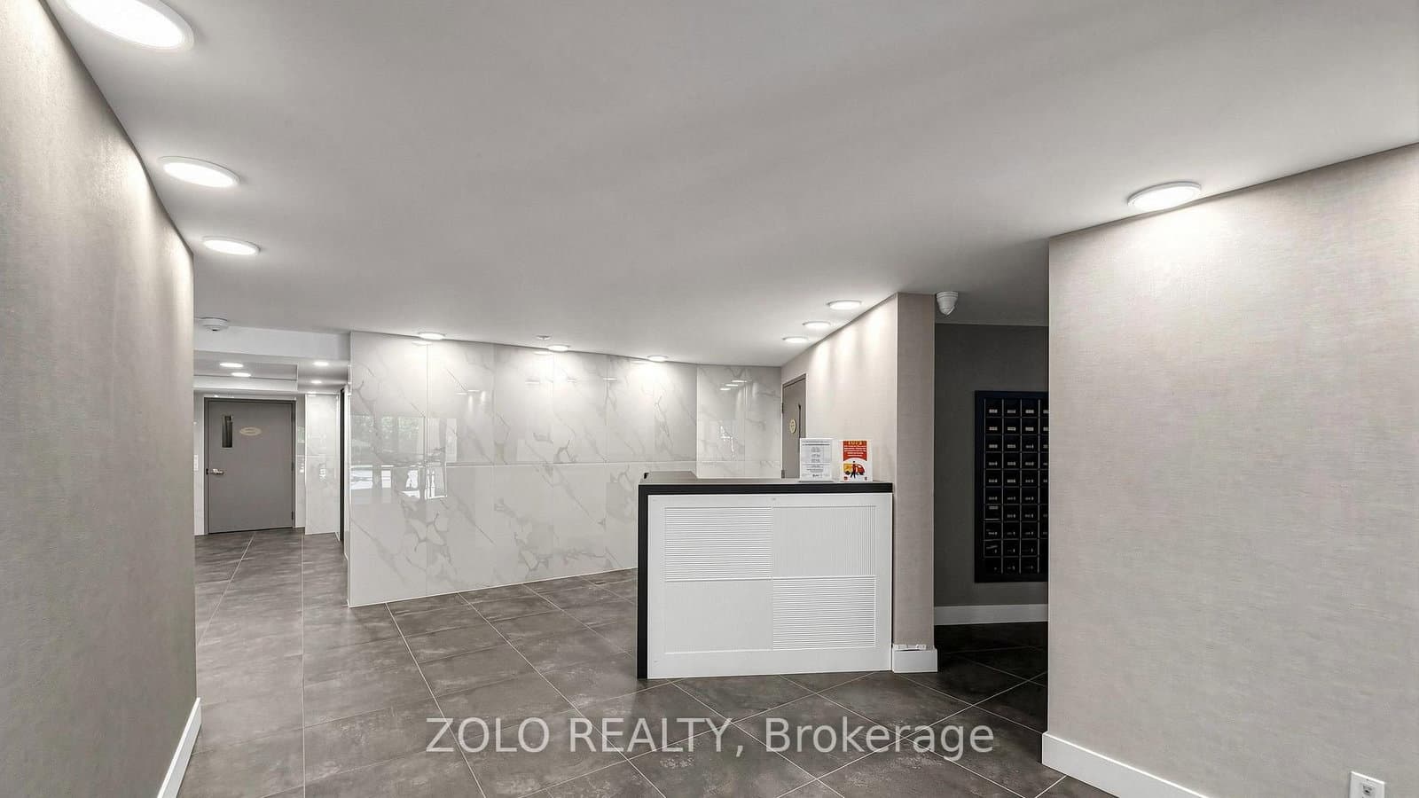 20 Edgecliff Golfway, Unit 915 - Image 3