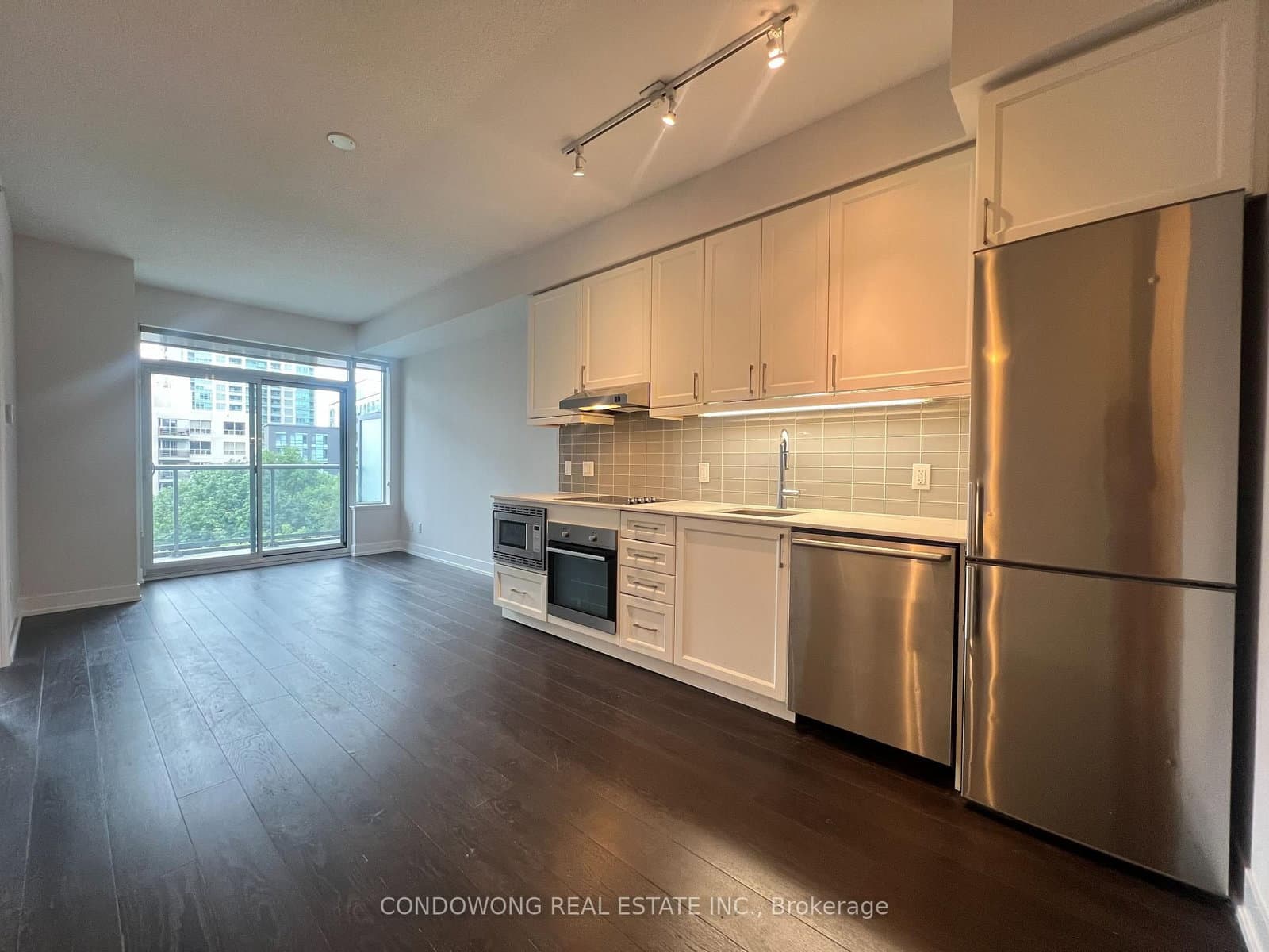 7 Kenaston Gardens, Unit 325 - Image 1