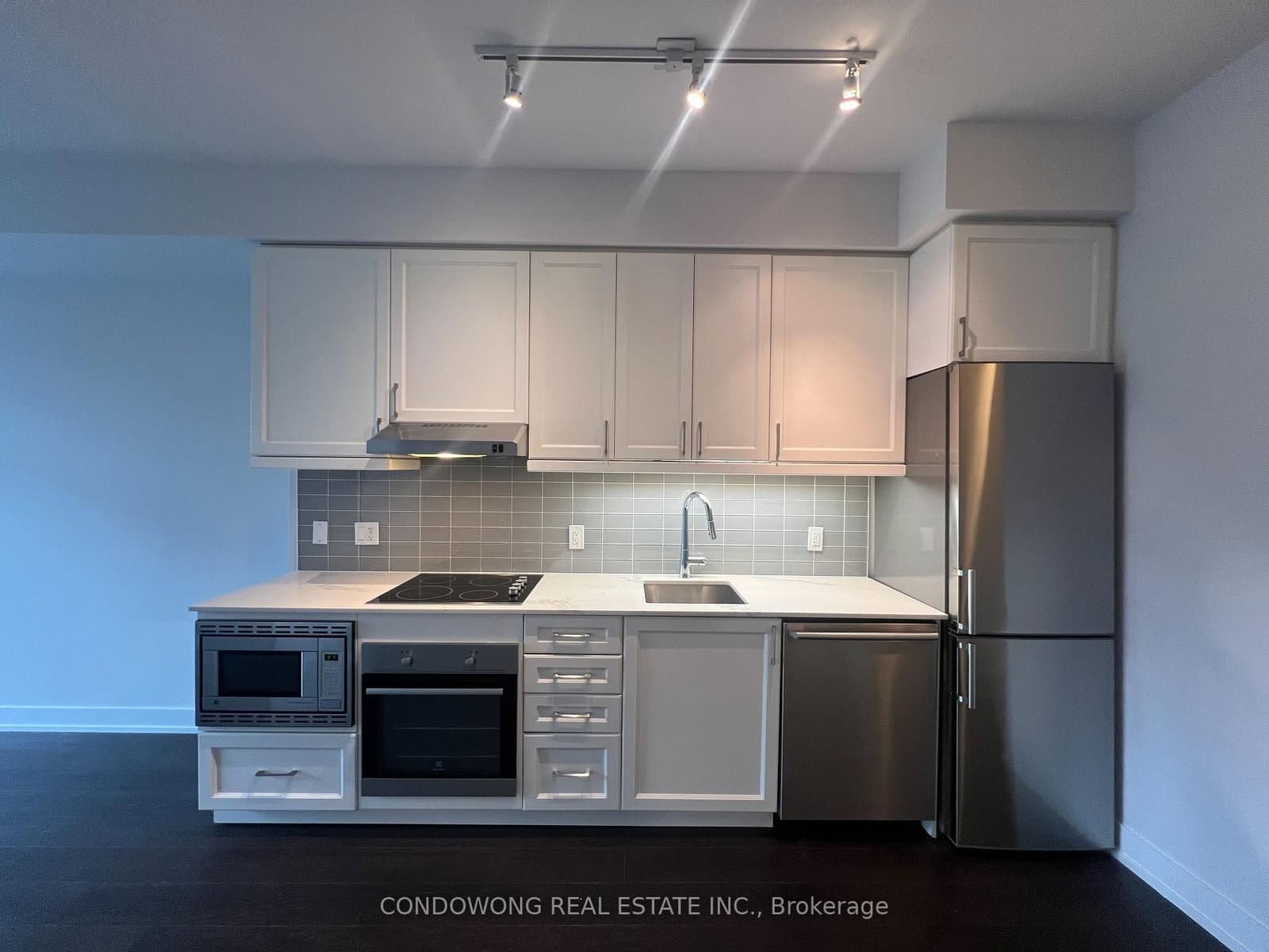 7 Kenaston Gardens, Unit 325 - Image 2
