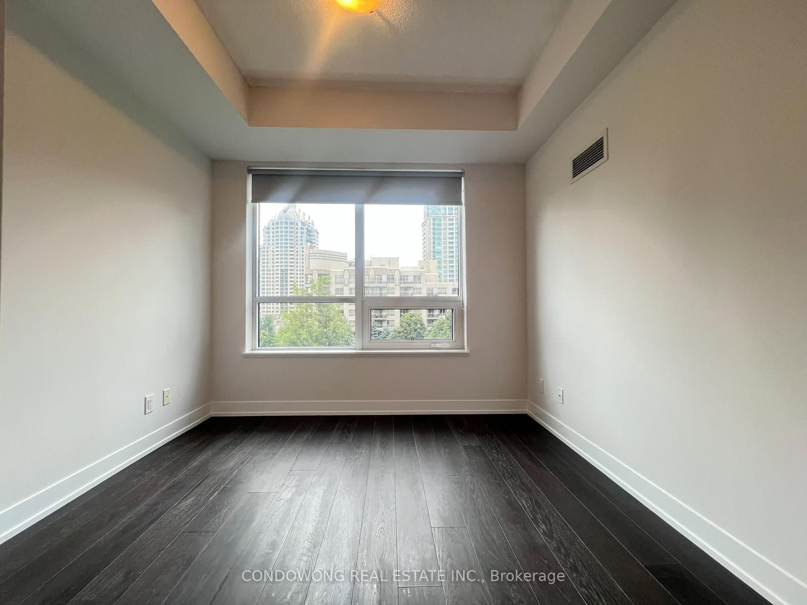 7 Kenaston Gardens, Unit 325 - Image 4