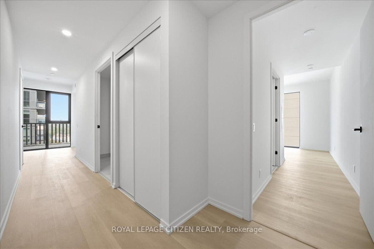 109 Erskine Avenue, Unit 1502 - Image 4