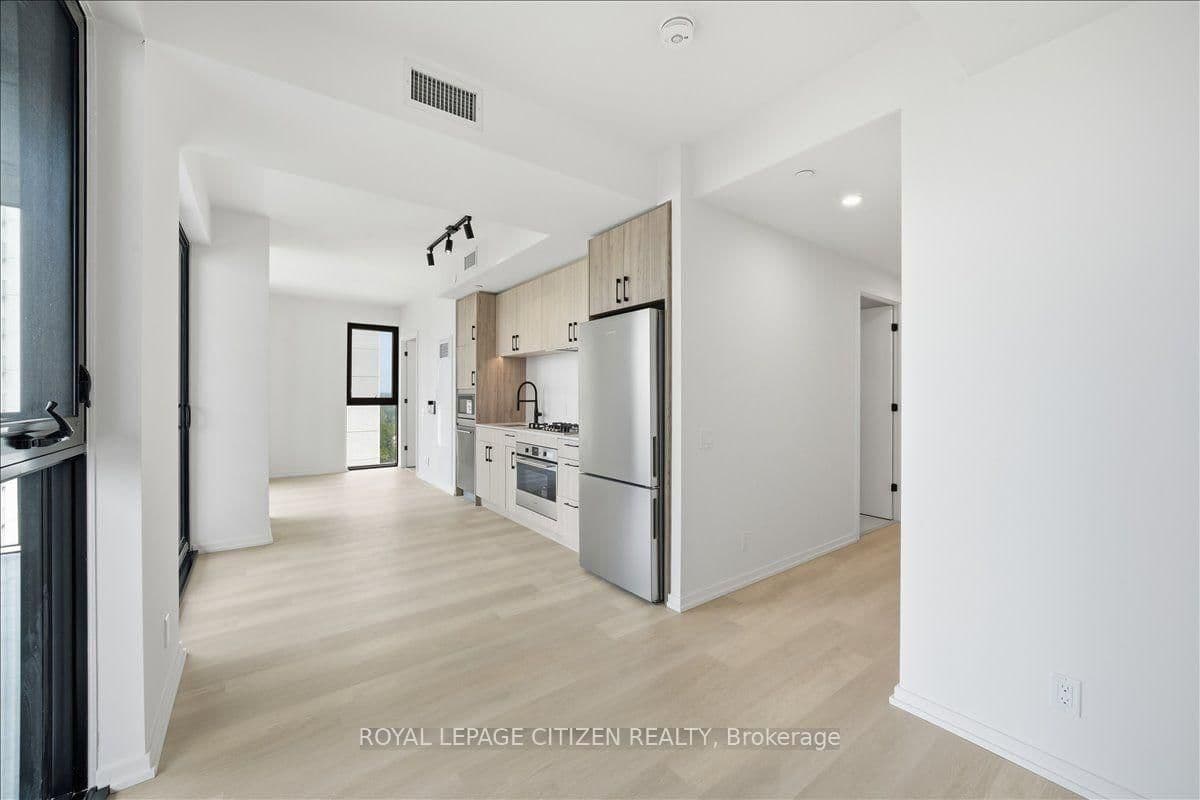 109 Erskine Avenue, Unit 1502 - Image 6