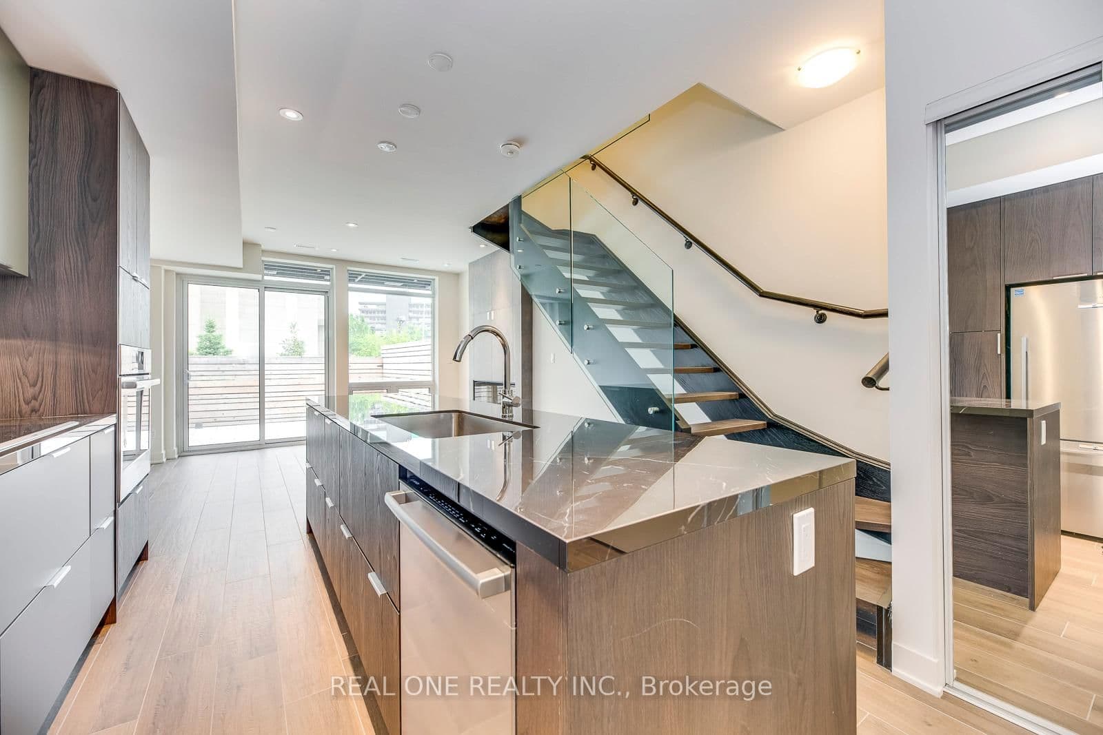 42 Sonic Way - Image 5