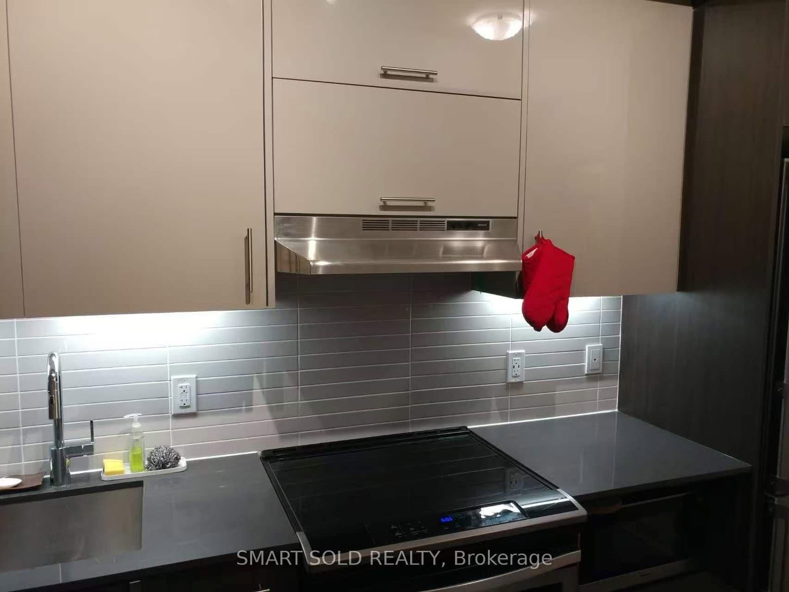 180 Fairview Mall Drive, Unit 807 - Image 4