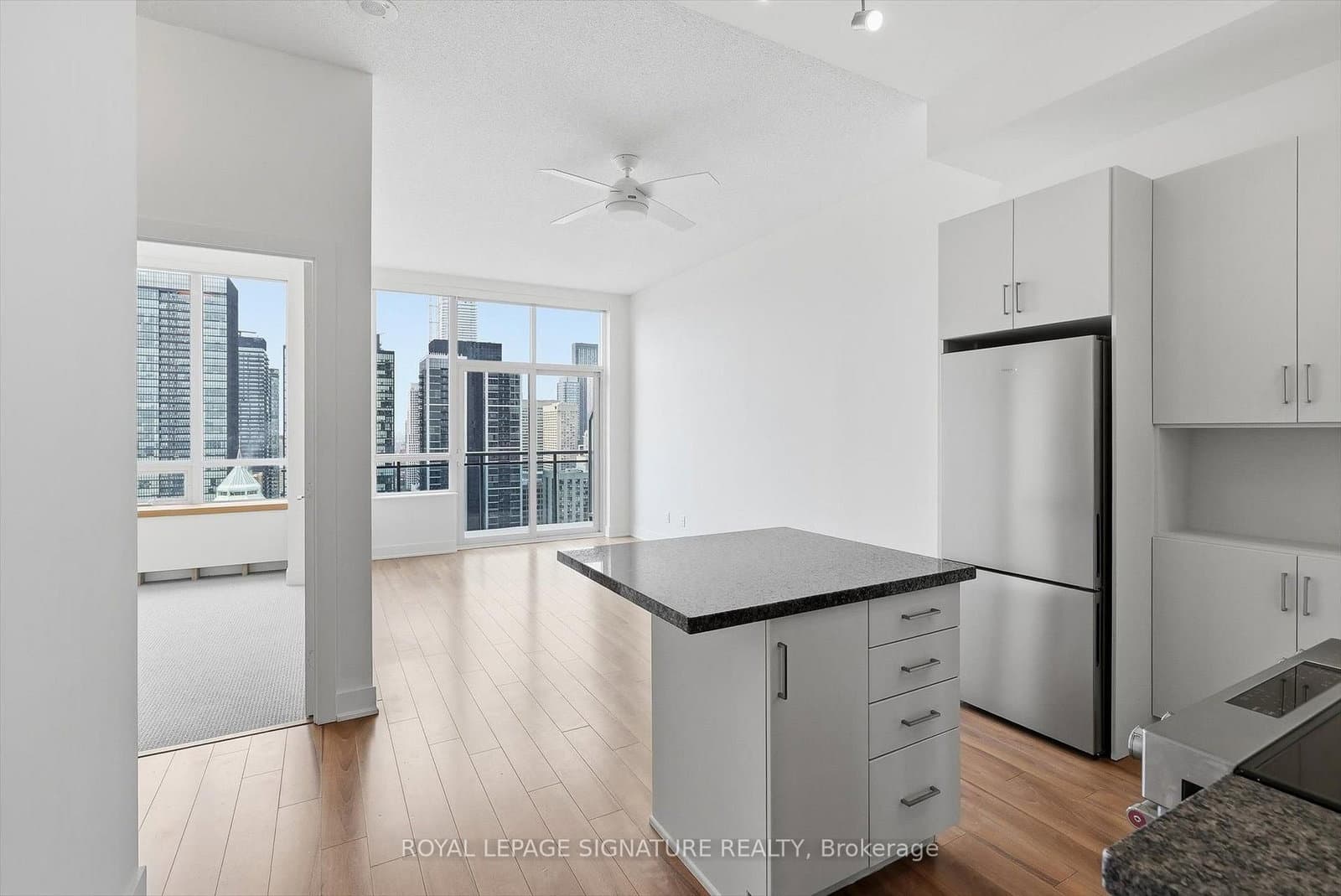 28 Linden Street, Unit PH7 - Image 1