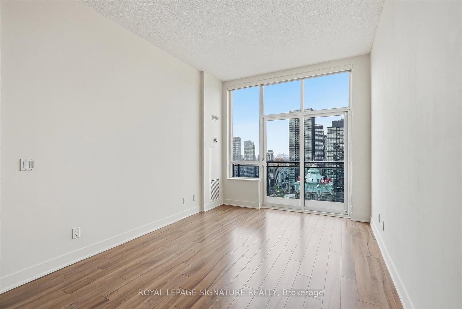 28 Linden Street, Unit PH7 - Image 6