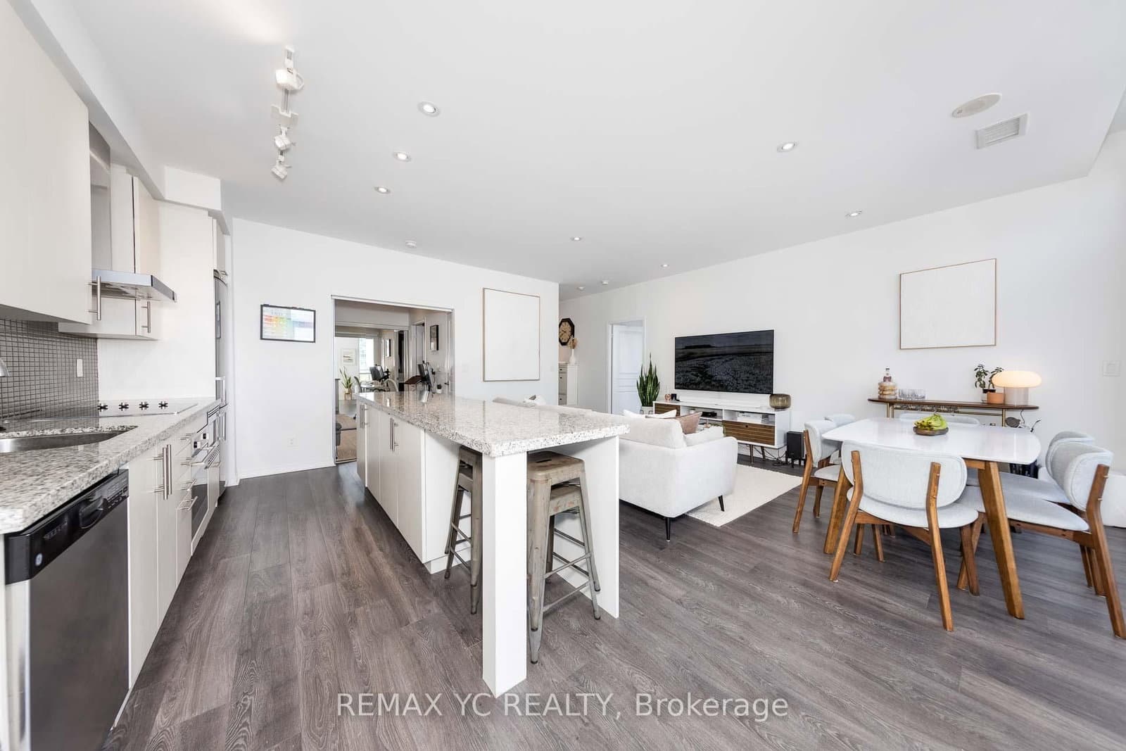 352 Front Street W, Unit PH09 - Image 4