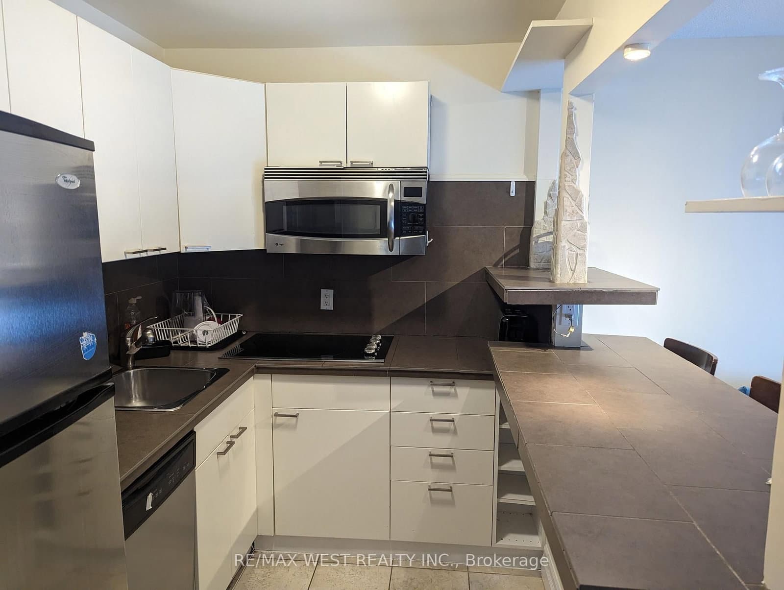 914 Yonge Street, Unit 1206 - Image 5
